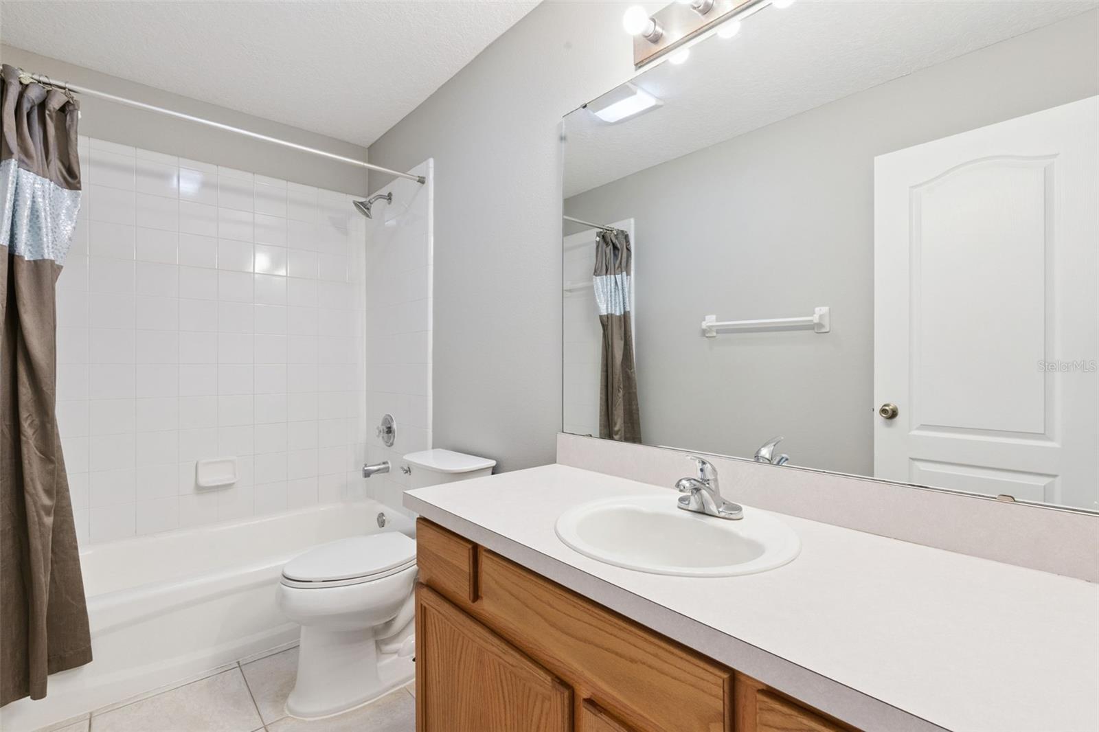 Image 22 of 43 For 886 Scenic View Circle