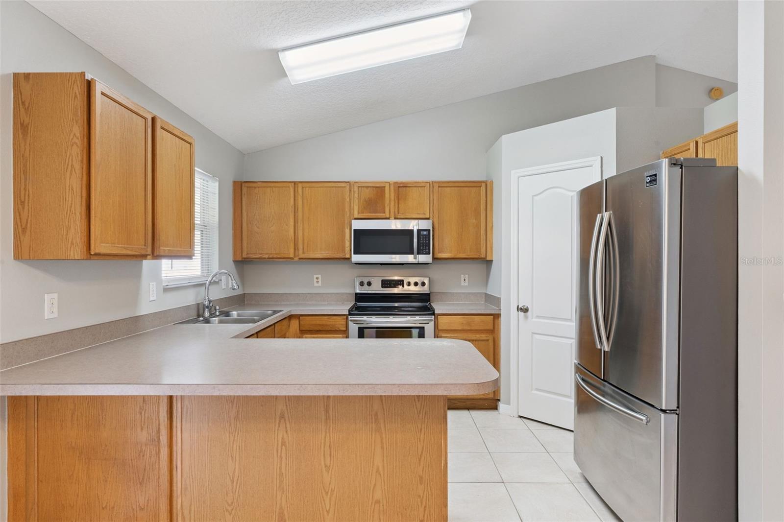 Image 6 of 43 For 886 Scenic View Circle