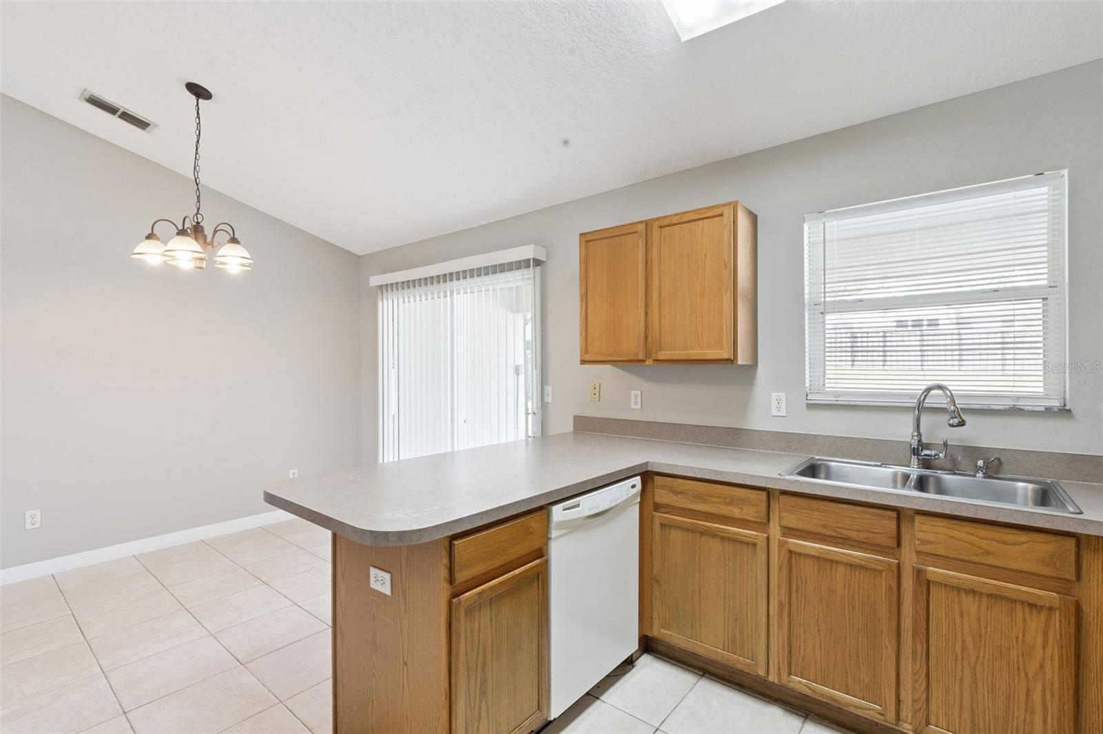 Image 8 of 43 For 886 Scenic View Circle