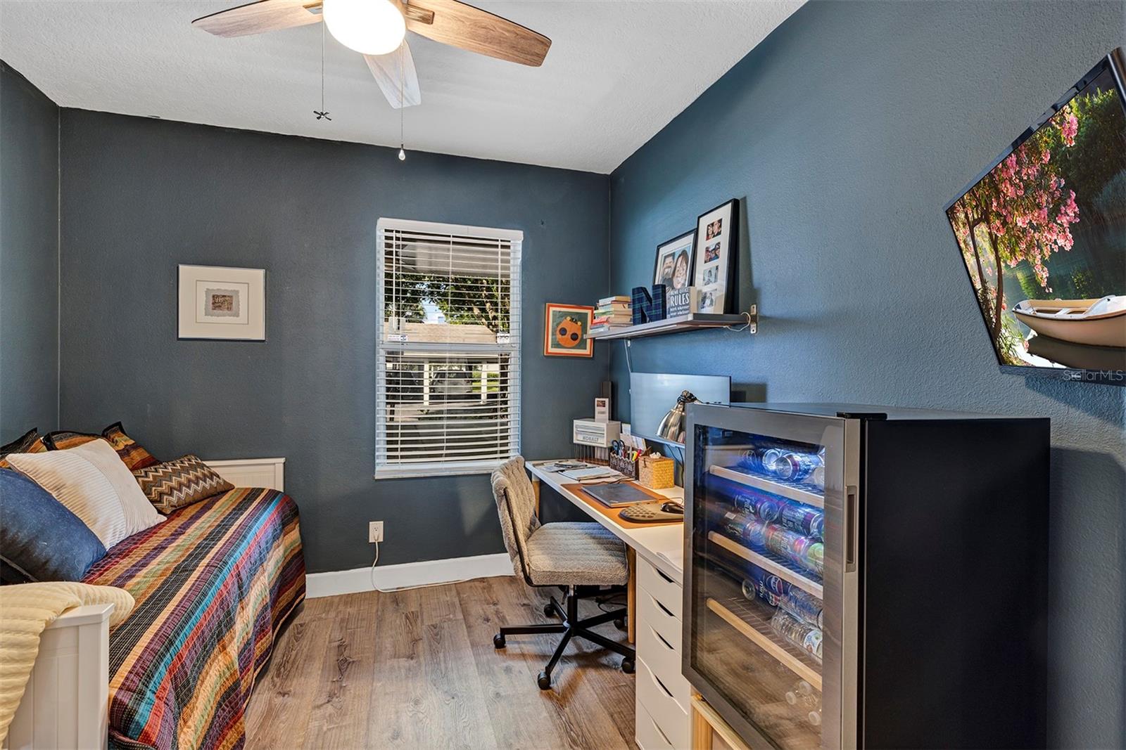 Image 17 of 32 For 550 Cranes Way 120