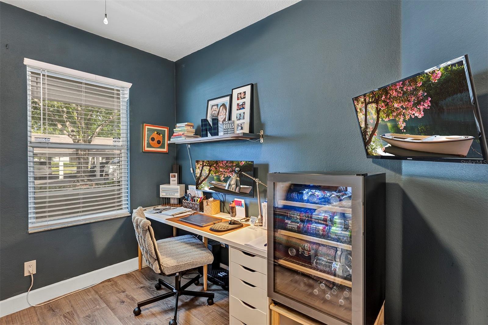 Image 18 of 32 For 550 Cranes Way 120