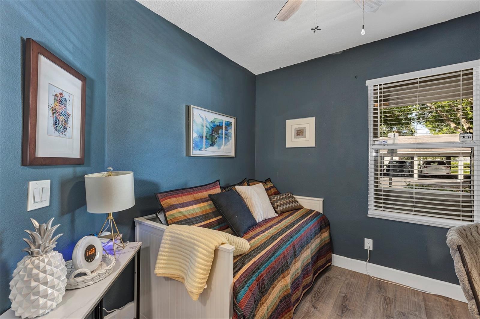 Image 19 of 32 For 550 Cranes Way 120