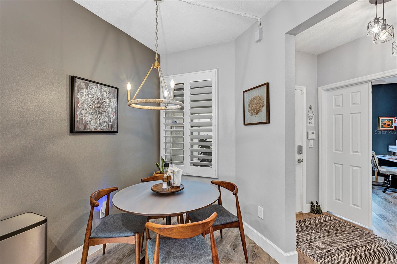 Image 4 of 32 For 550 Cranes Way 120