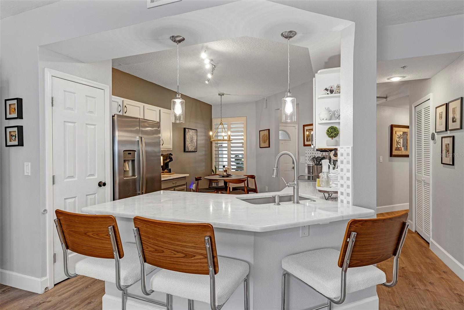 Image 7 of 32 For 550 Cranes Way 120