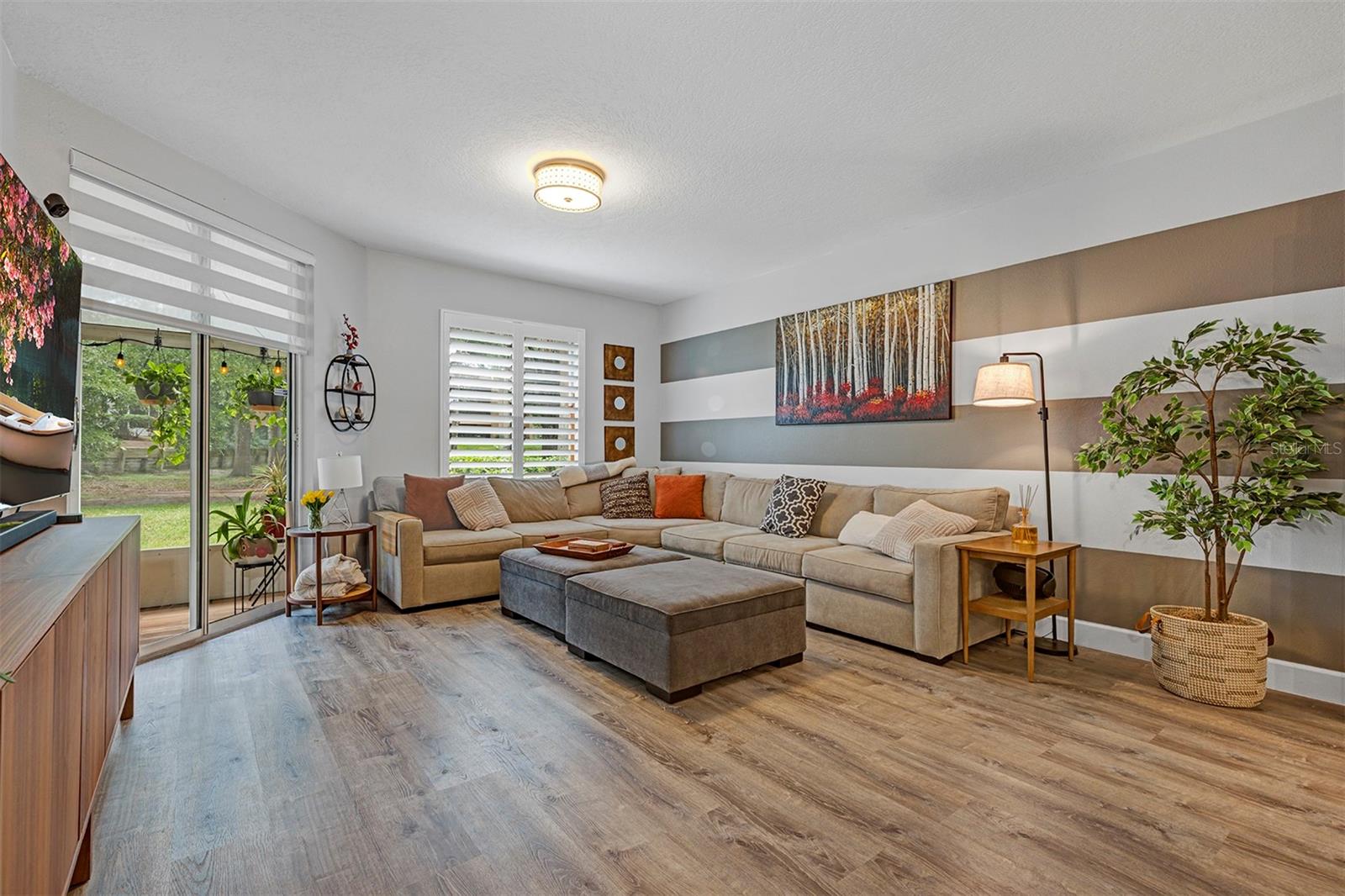 Image 9 of 32 For 550 Cranes Way 120