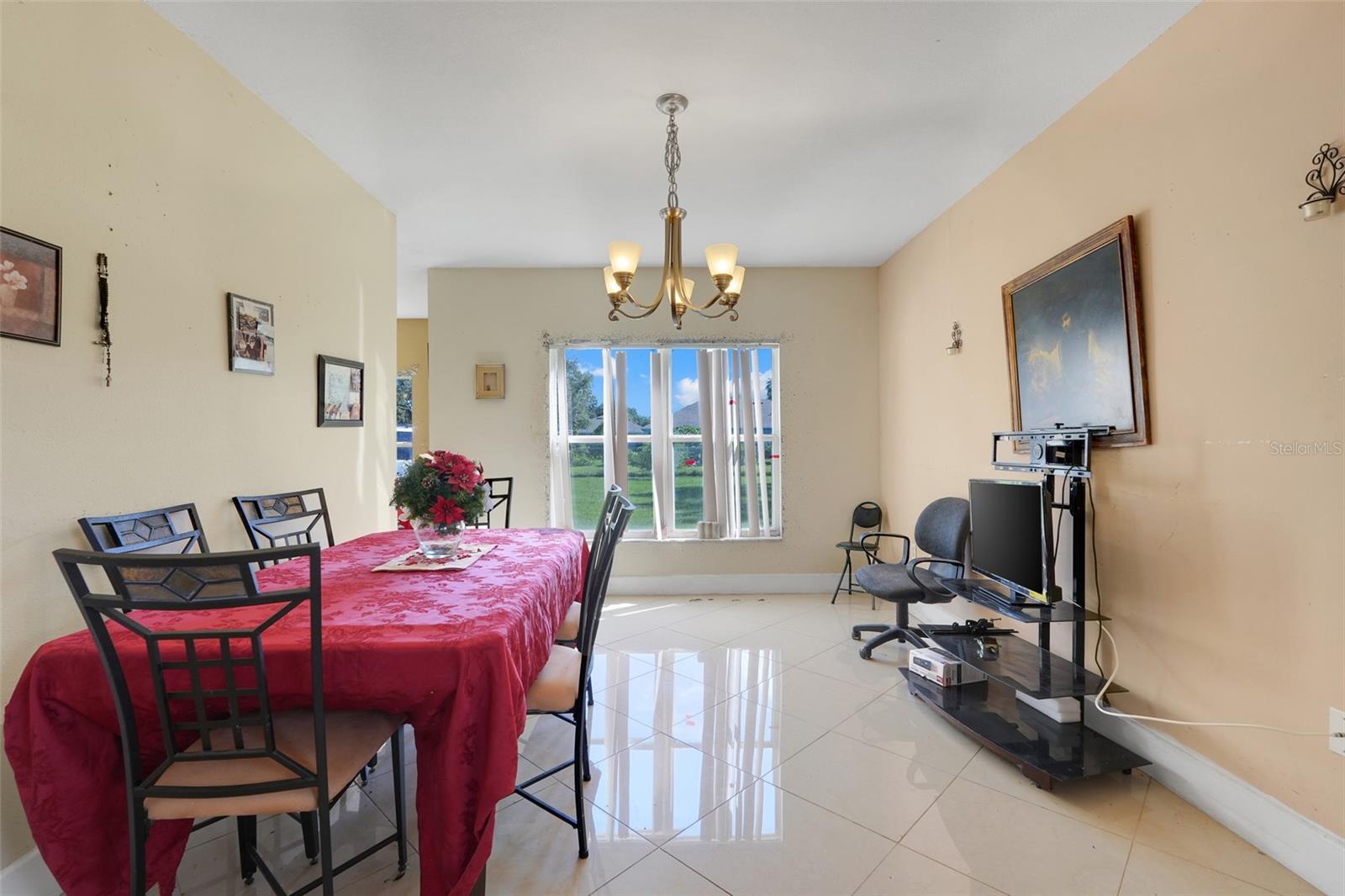 Image 7 of 44 For 590 Kilimanjaro Drive