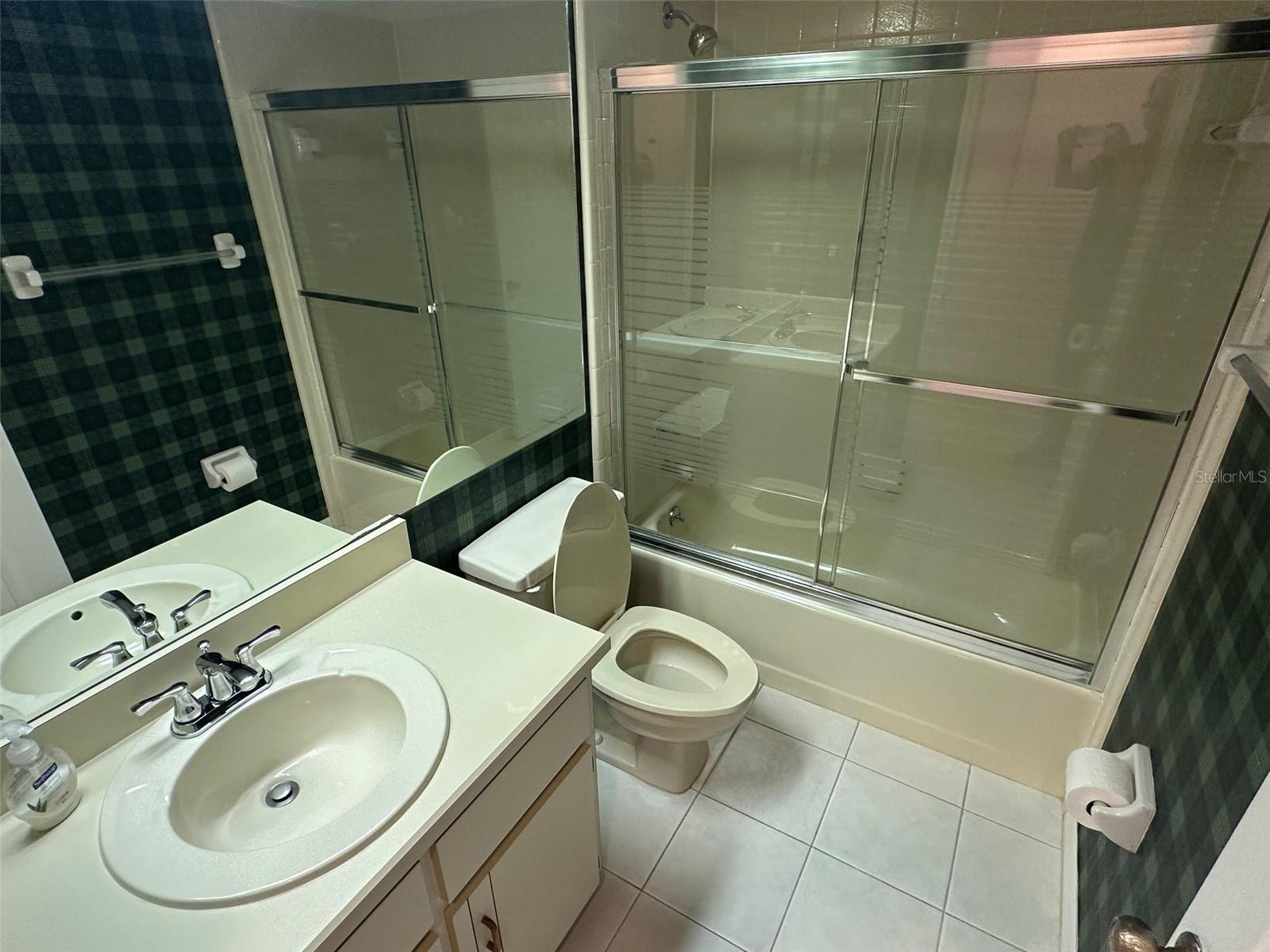 Image 13 of 21 For 1055 Kensington Park Drive 711