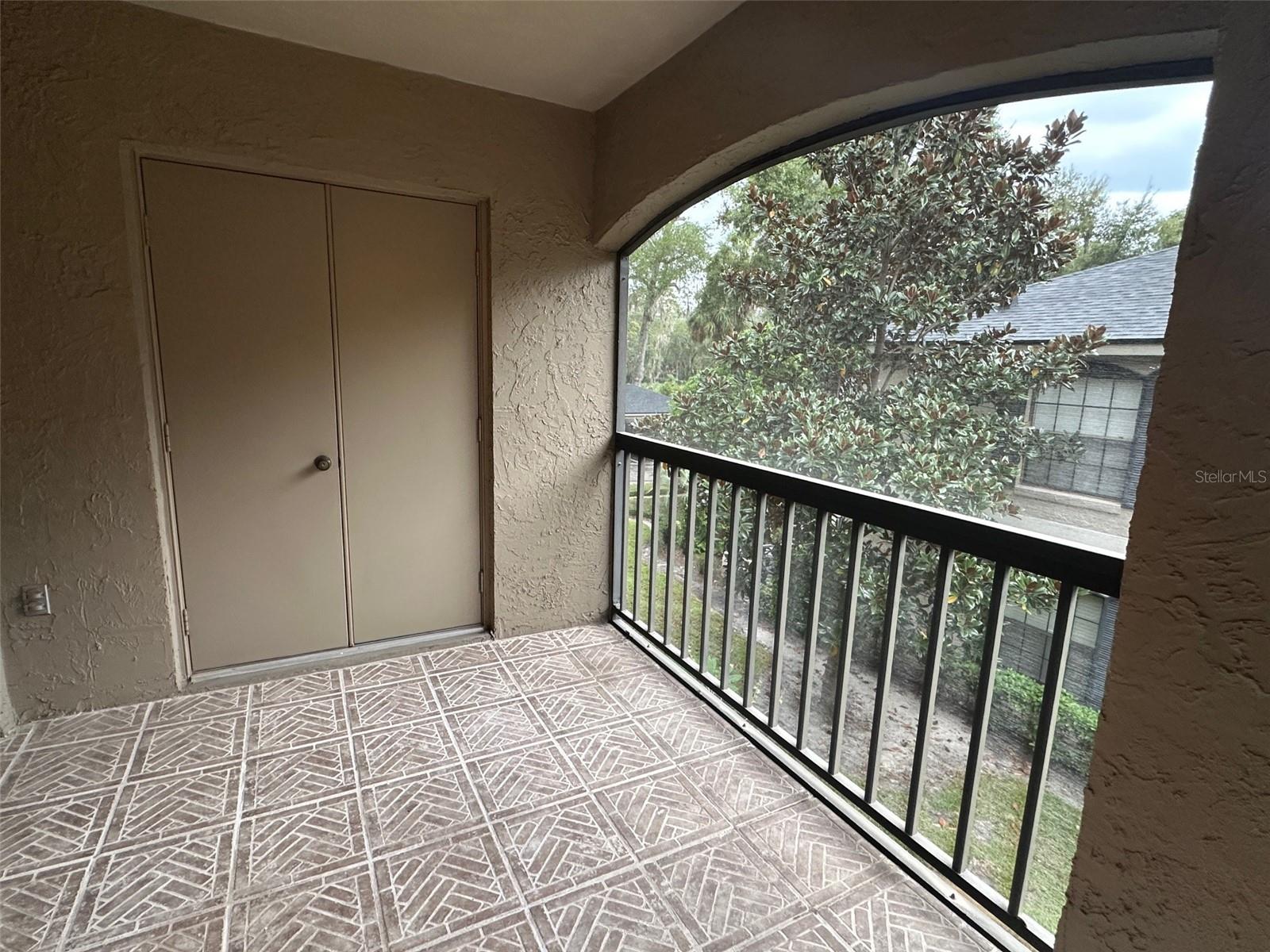 Image 17 of 21 For 1055 Kensington Park Drive 711