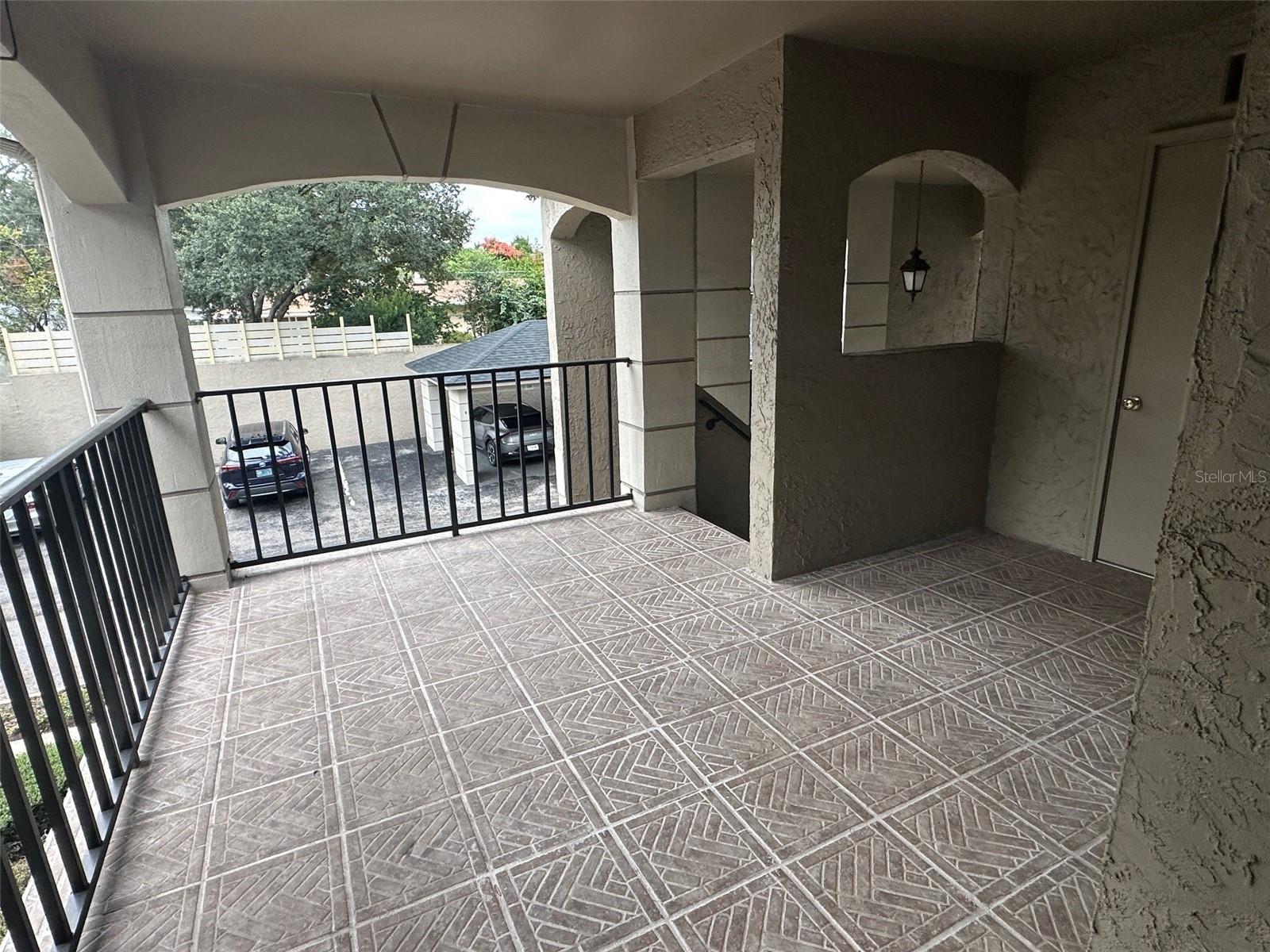 Image 4 of 21 For 1055 Kensington Park Drive 711