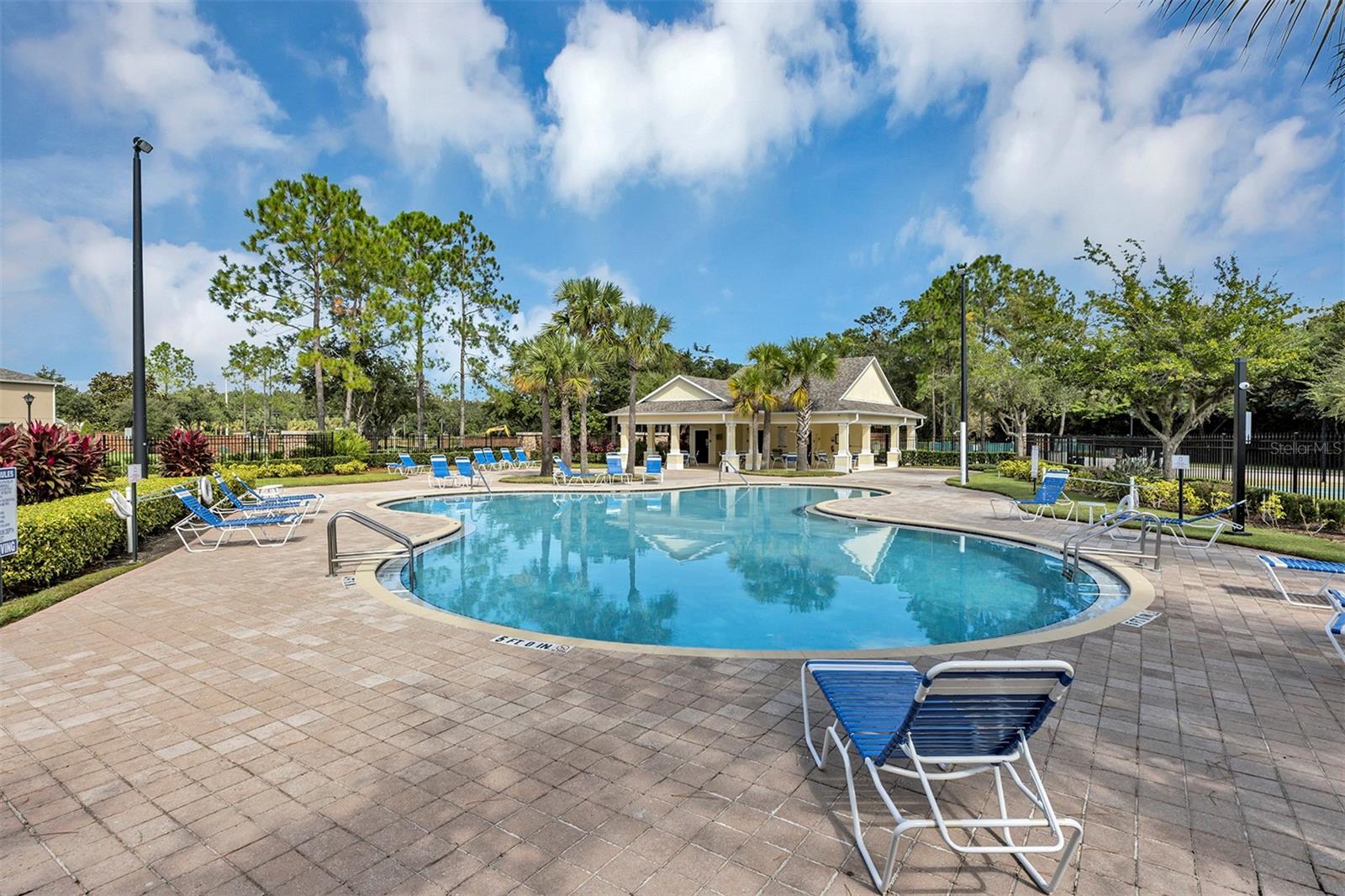 Image 17 of 20 For 1386 Scarlet Oak Loop