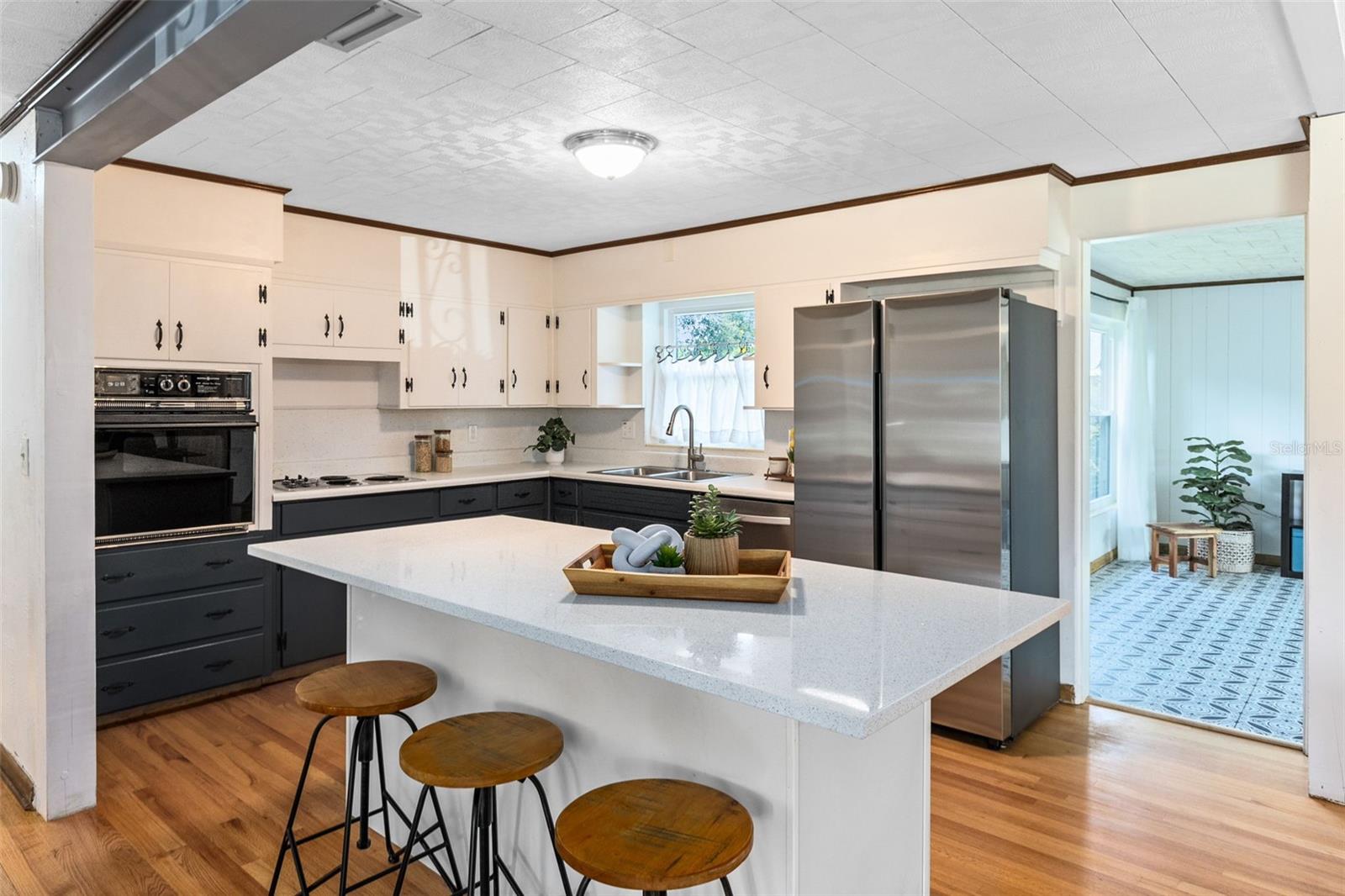 Image 7 of 31 For 915 Malone Drive