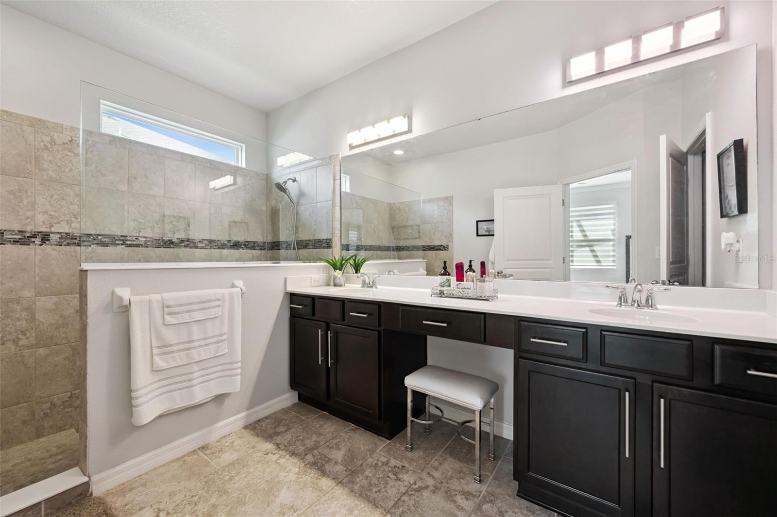 Image 22 of 46 For 12356 Northover Loop