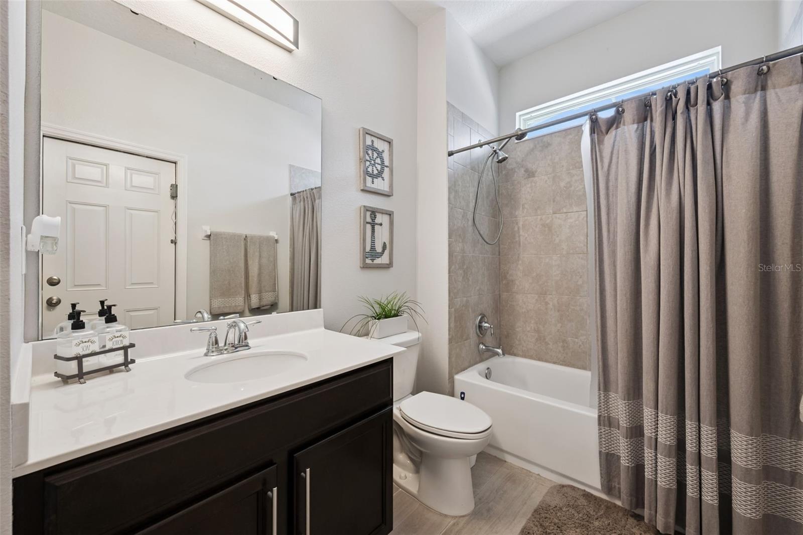 Image 25 of 46 For 12356 Northover Loop