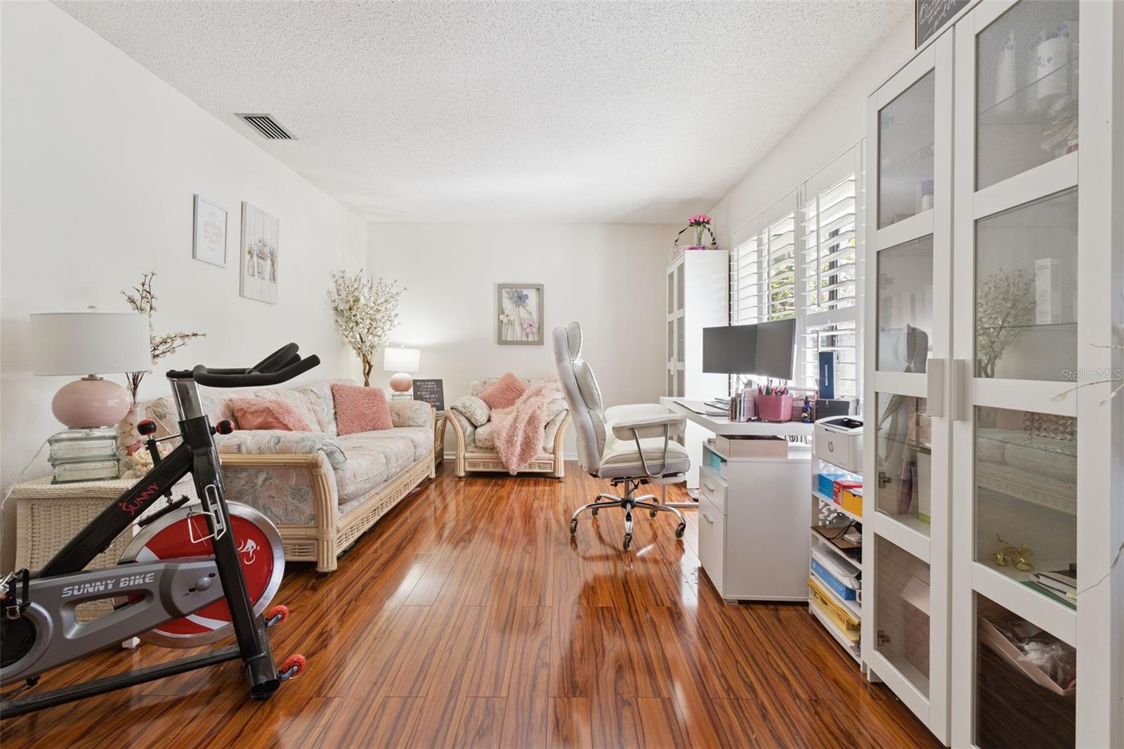 Image 17 of 54 For 1661 Overlook Road