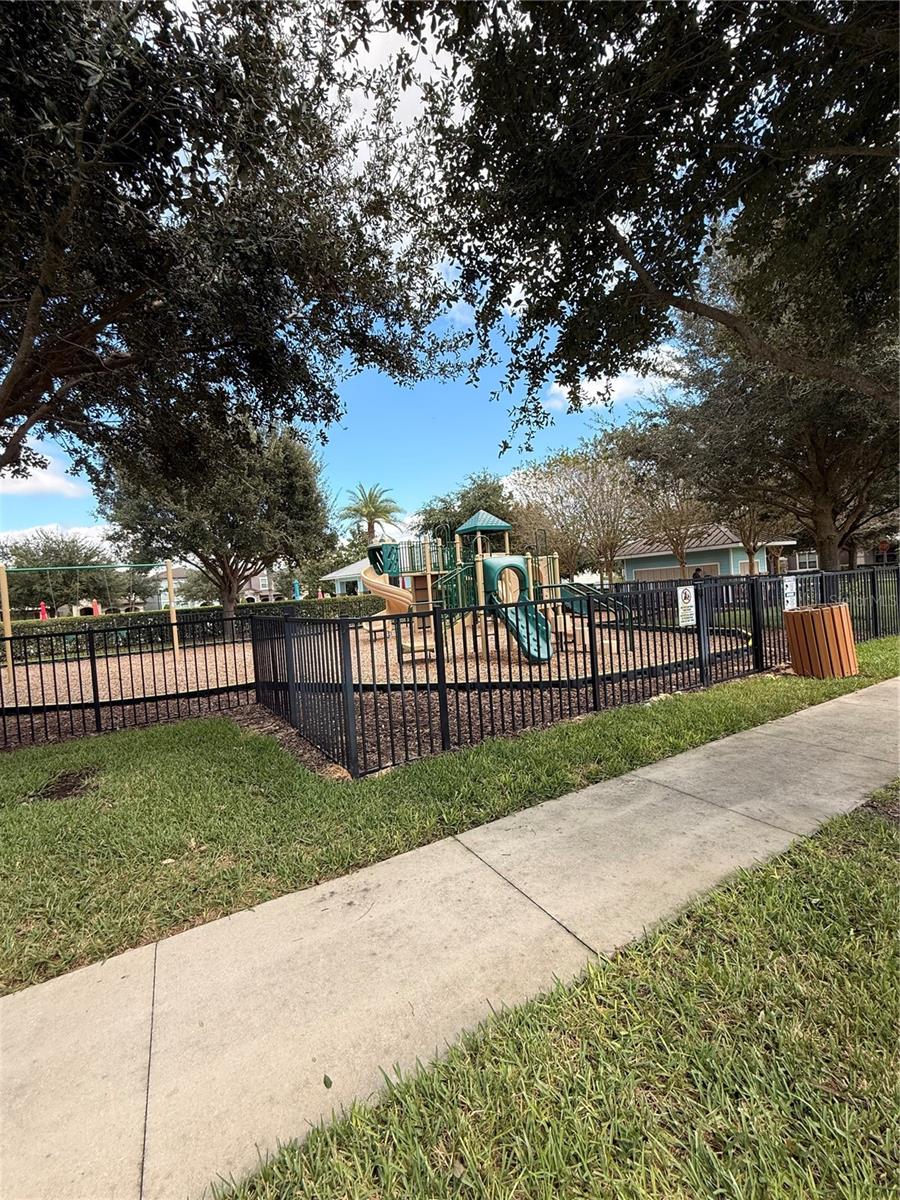 Image 18 of 19 For 14302 Murcott Blossom Boulevard