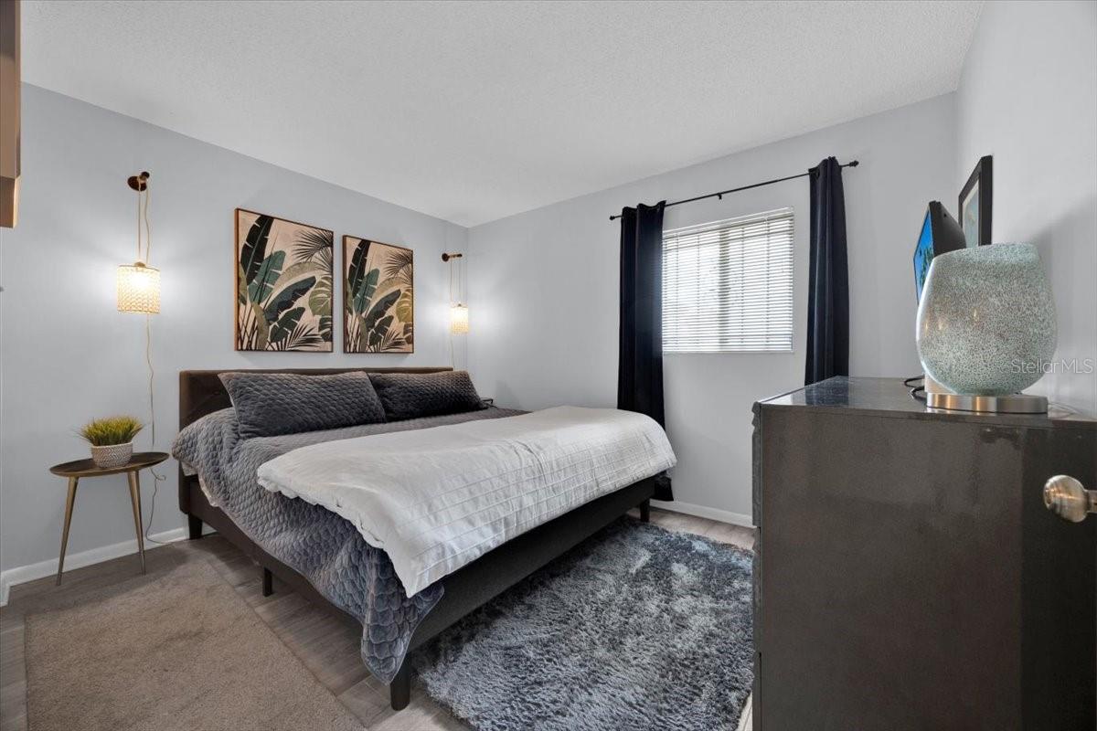 Image 16 of 31 For 4109 Fairview Vista Point 219