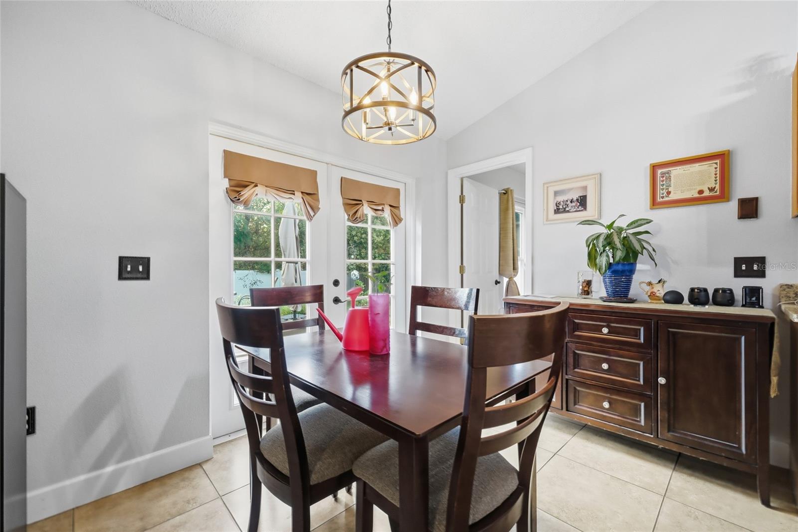 Image 17 of 45 For 2032 Gloria Drive