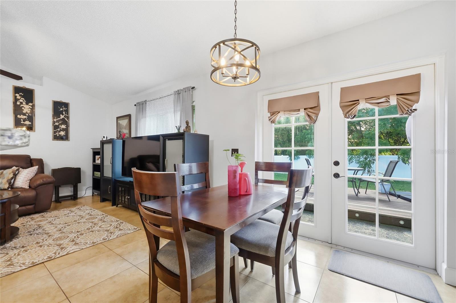 Image 19 of 45 For 2032 Gloria Drive