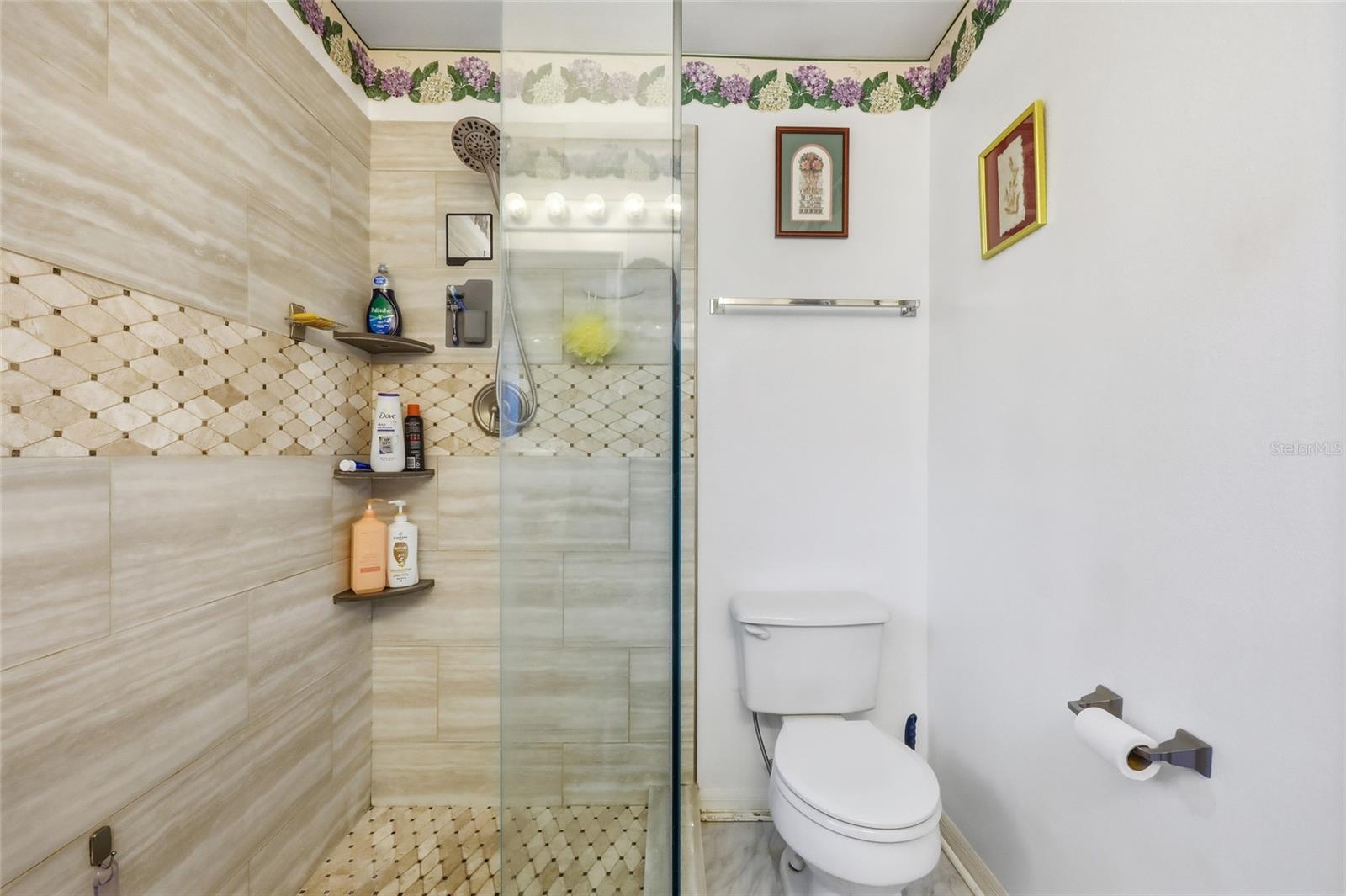 Image 23 of 45 For 2032 Gloria Drive