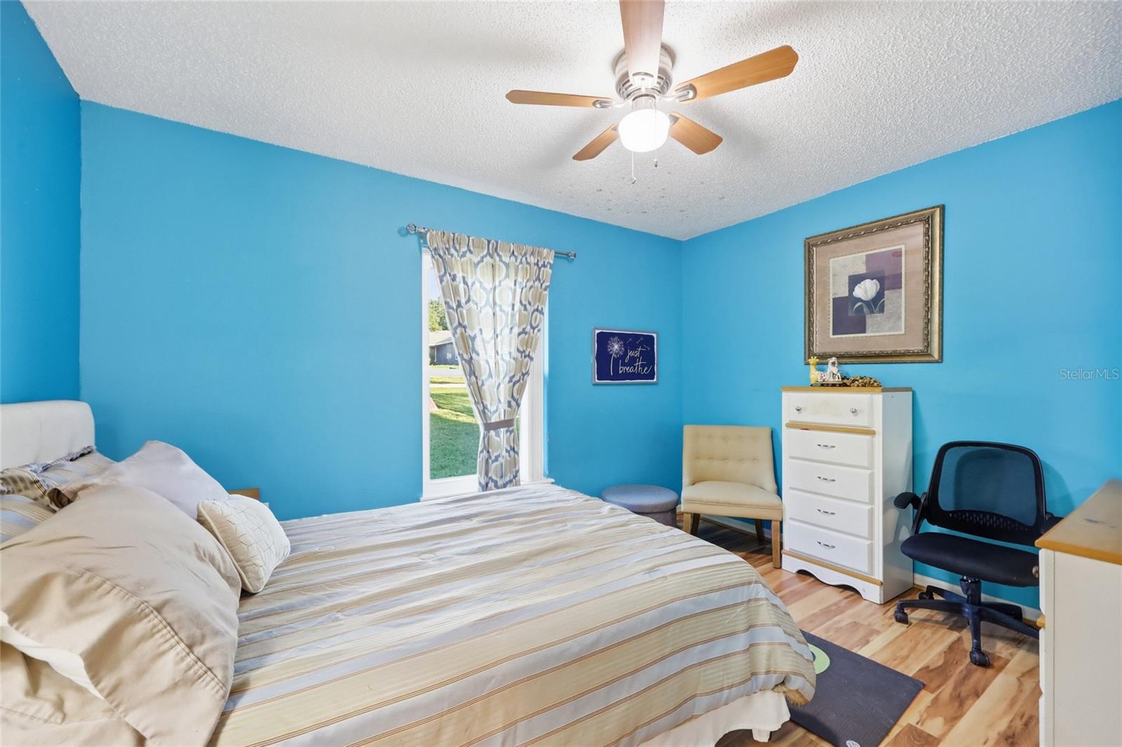 Image 25 of 45 For 2032 Gloria Drive