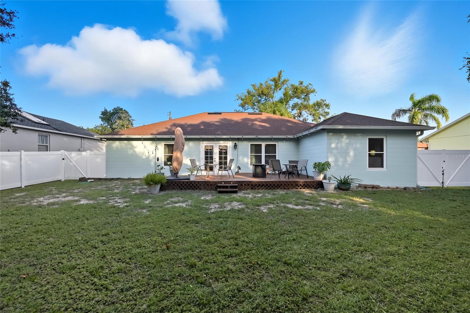 Image 30 of 45 For 2032 Gloria Drive