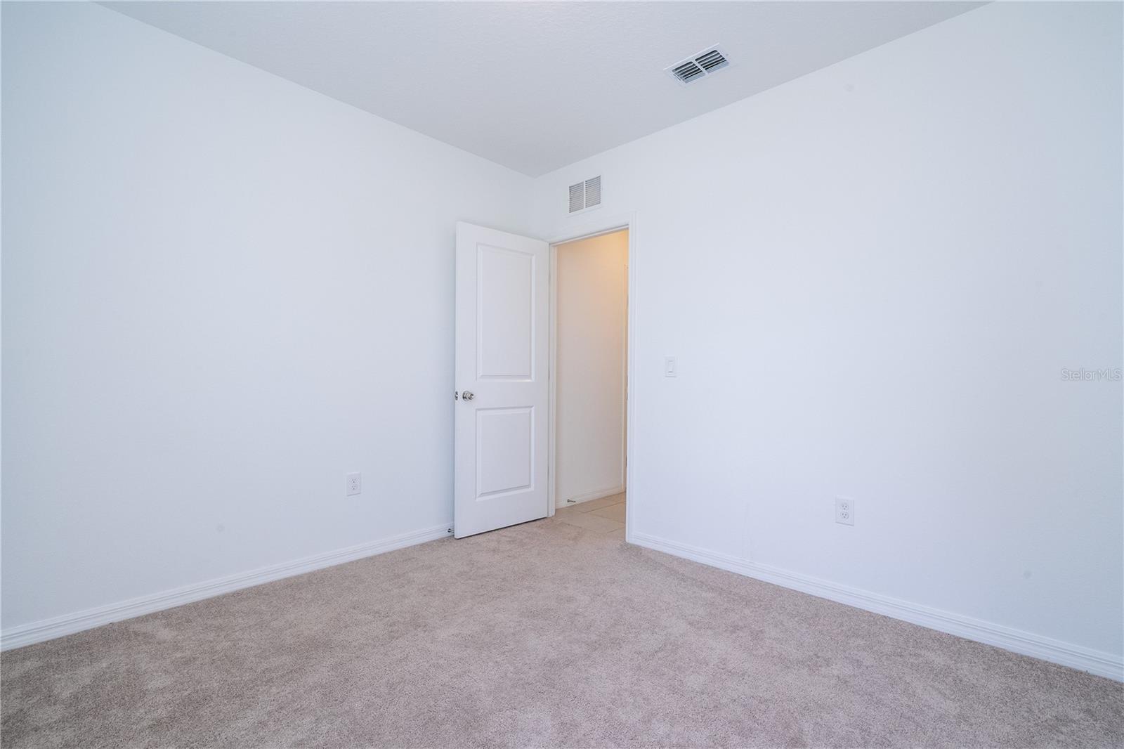 Image 15 of 28 For 471 Pine Tree Boulevard