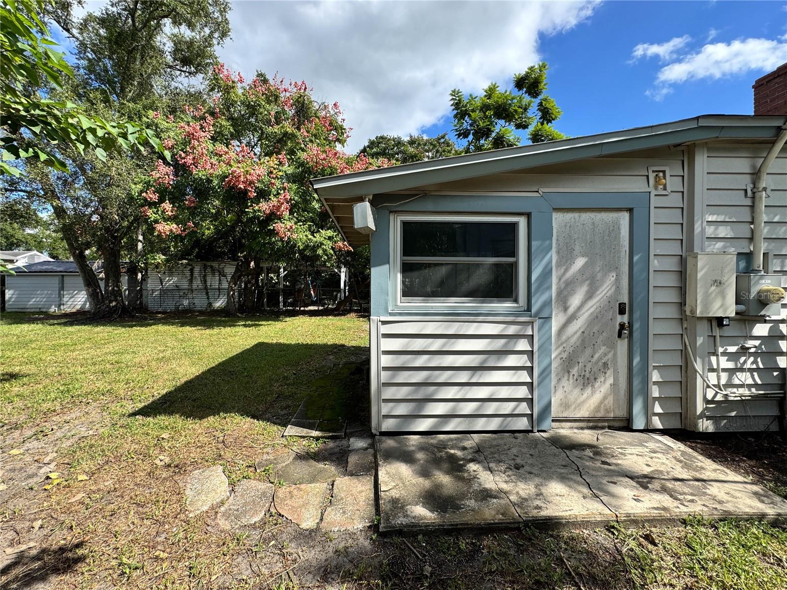 Image 27 of 35 For 2009 Cornell Avenue