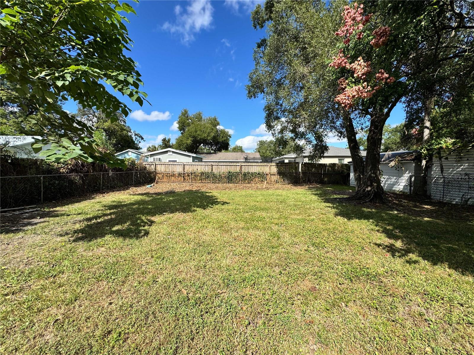 Image 28 of 35 For 2009 Cornell Avenue