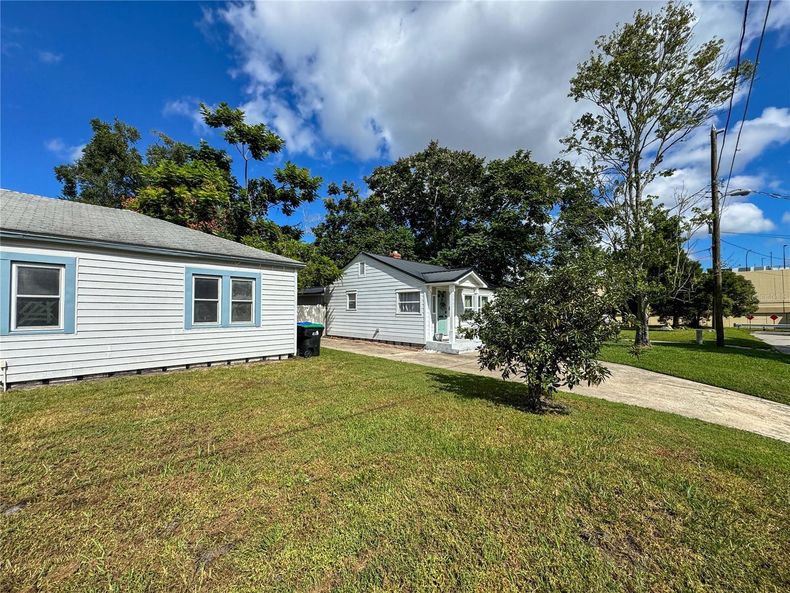 Image 3 of 35 For 2009 Cornell Avenue