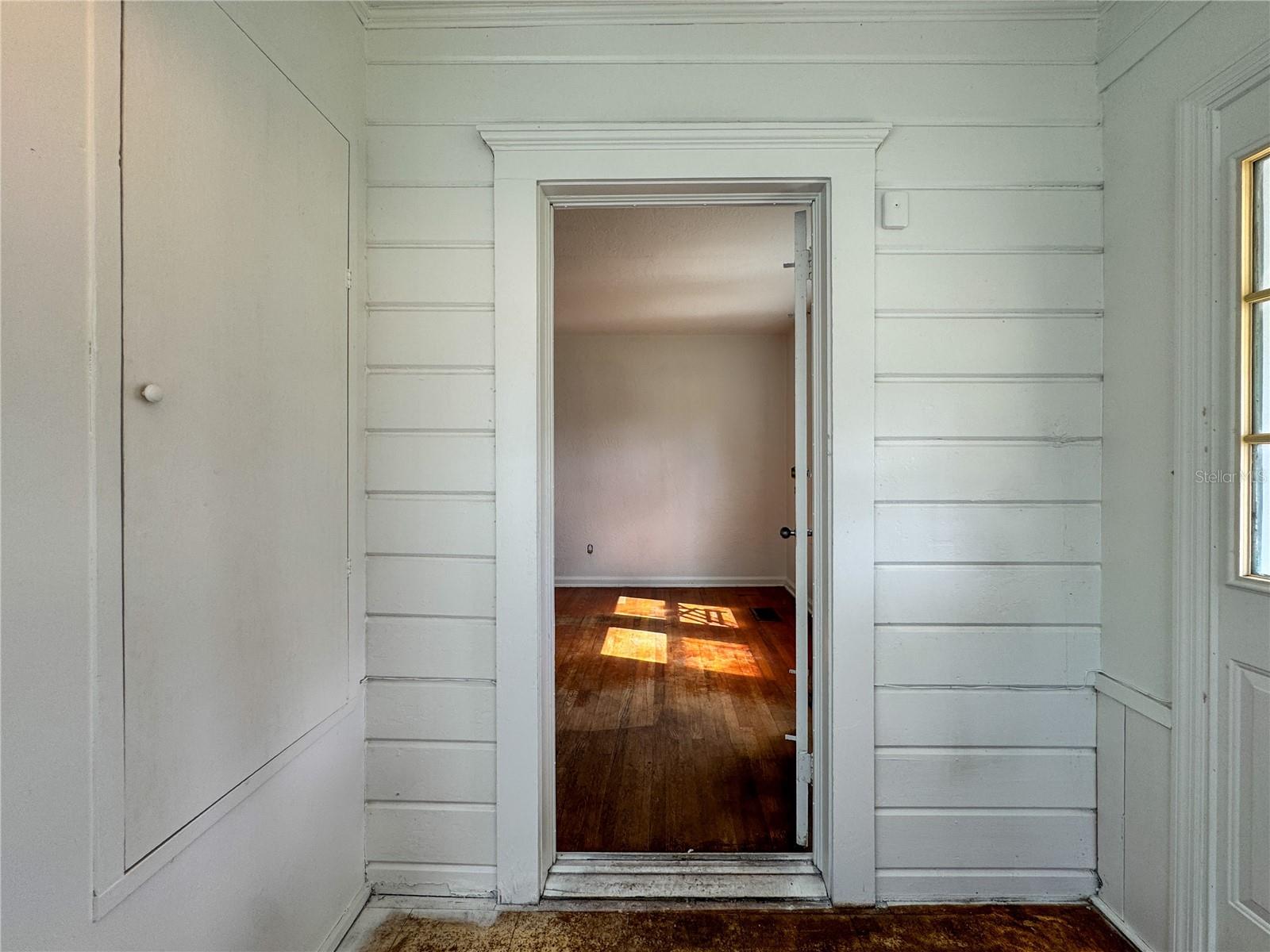 Image 5 of 35 For 2009 Cornell Avenue