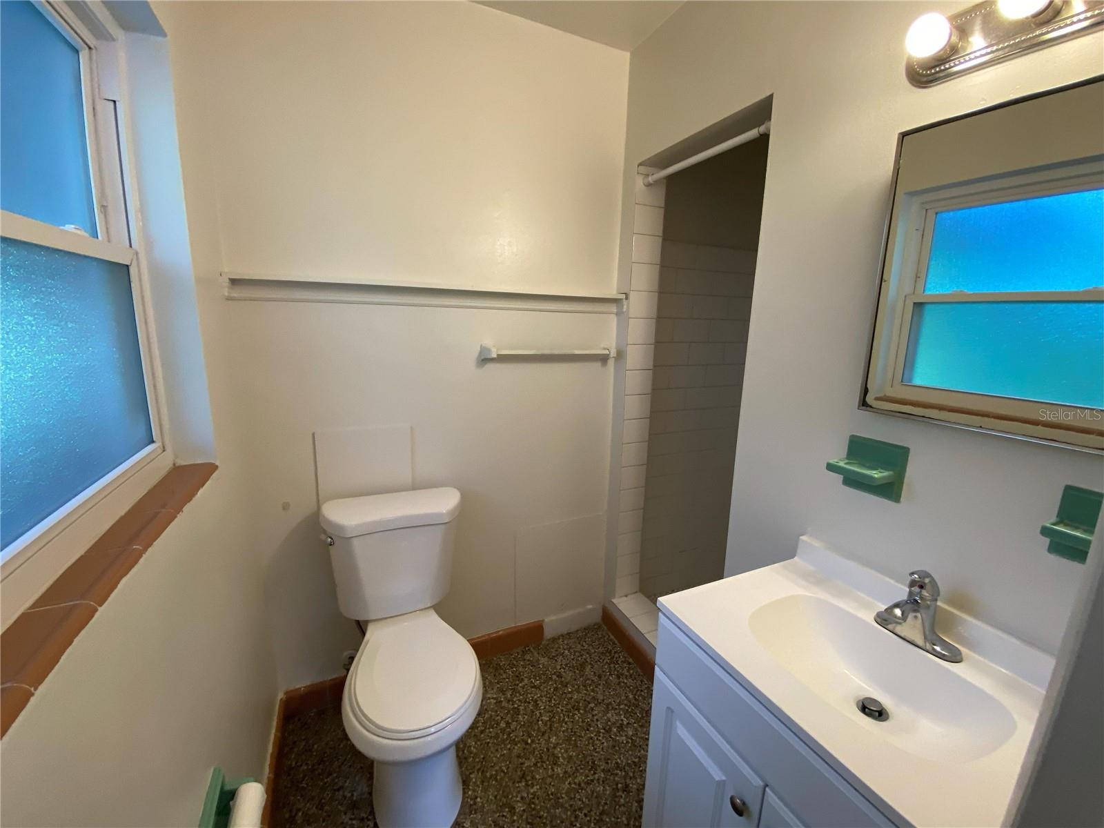 Image 18 of 28 For 2606 Aloma Avenue