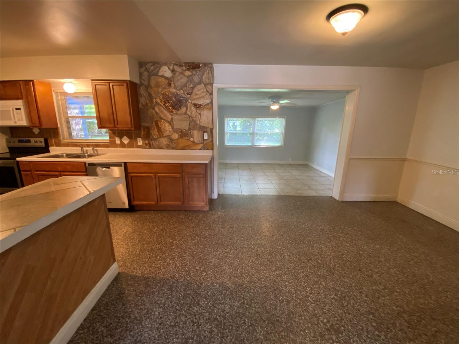 Image 5 of 28 For 2606 Aloma Avenue
