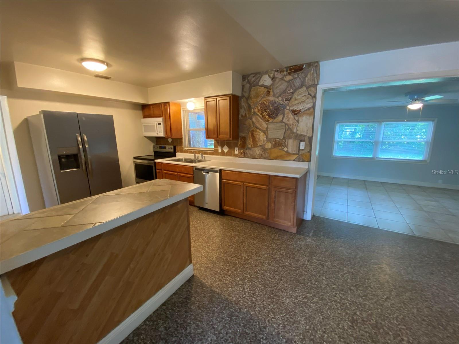 Image 7 of 28 For 2606 Aloma Avenue