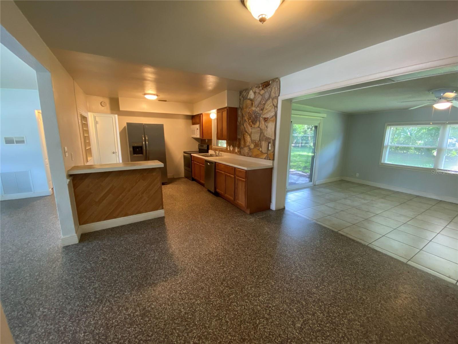 Image 8 of 28 For 2606 Aloma Avenue