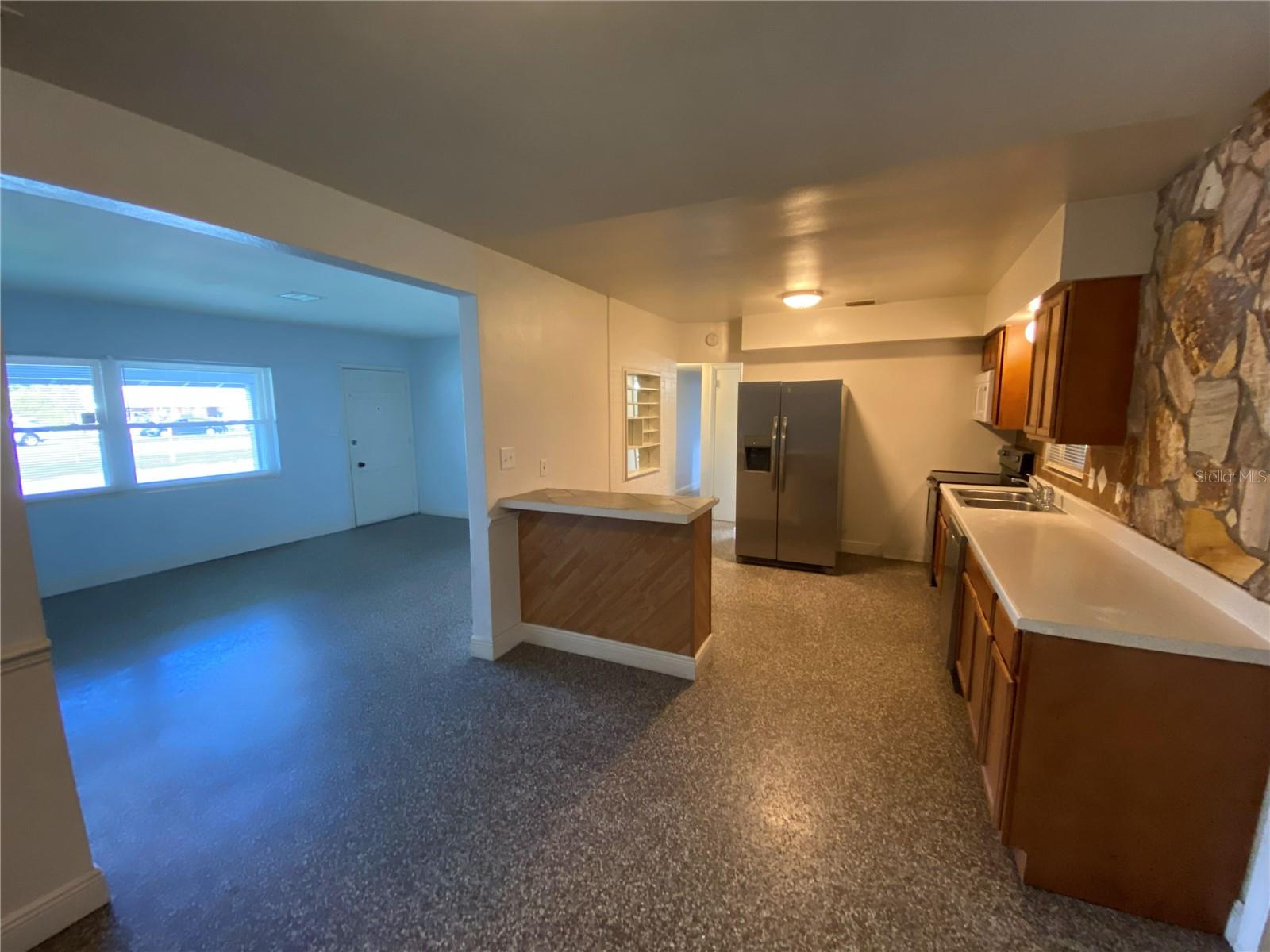 Image 9 of 28 For 2606 Aloma Avenue