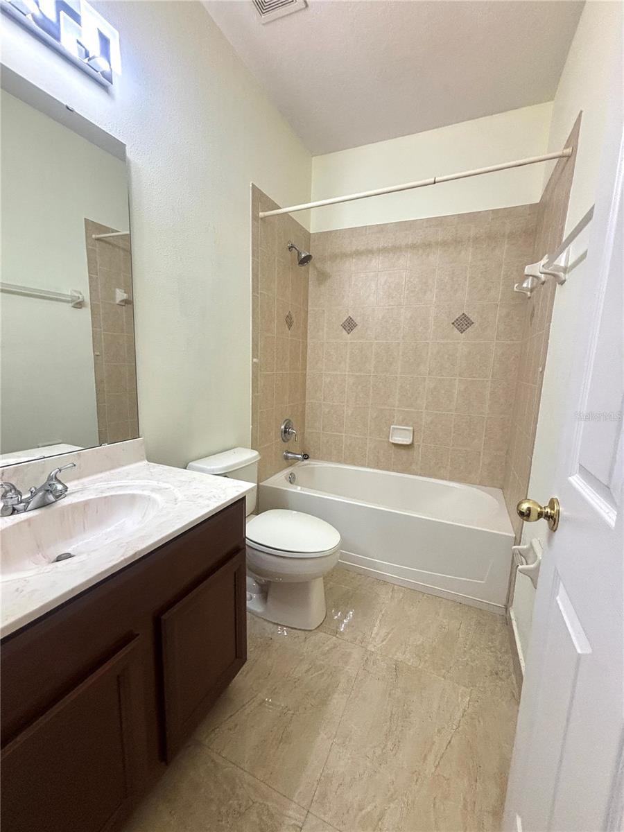 Image 10 of 27 For 902 Hire Circle