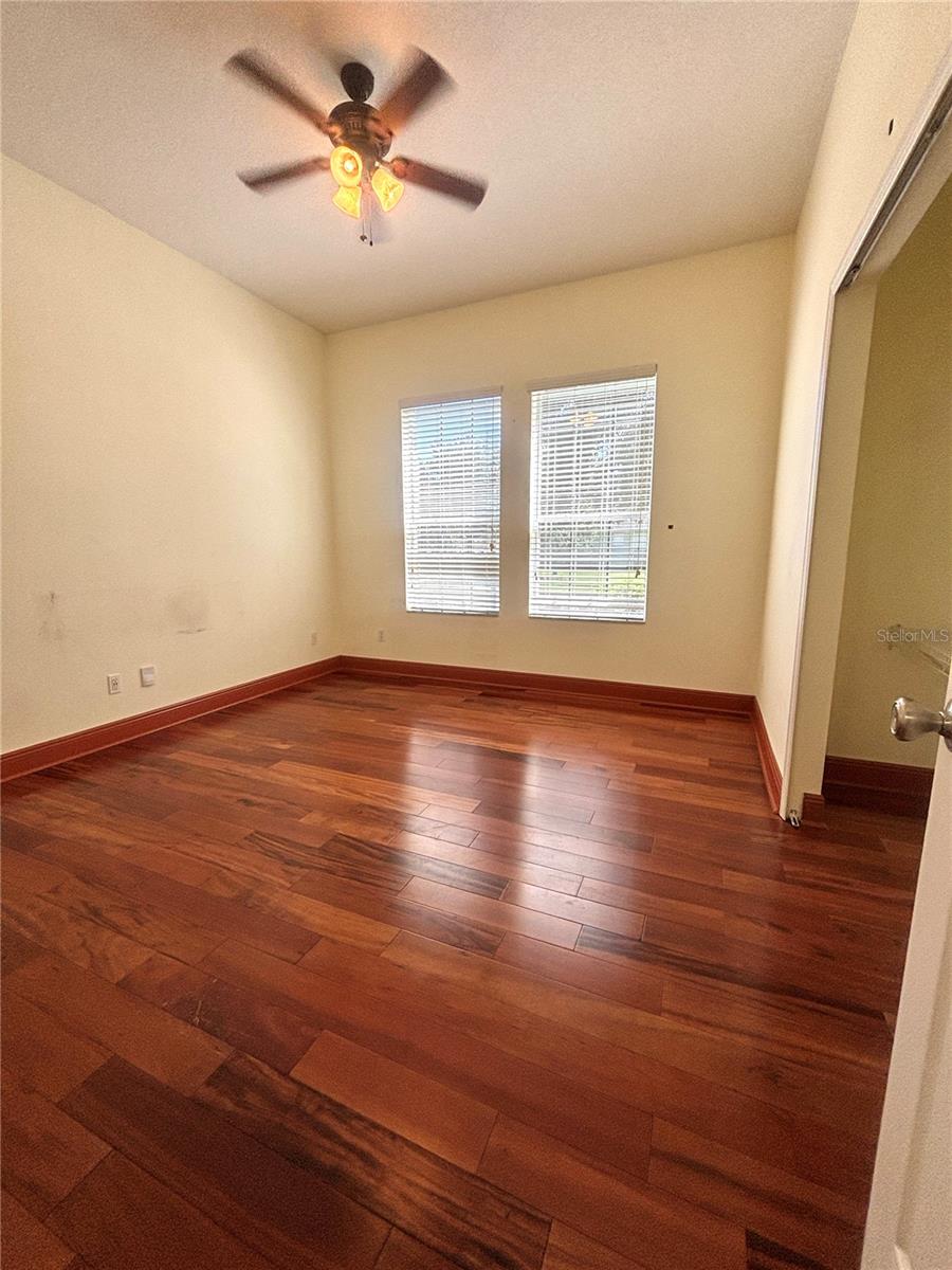 Image 3 of 27 For 902 Hire Circle