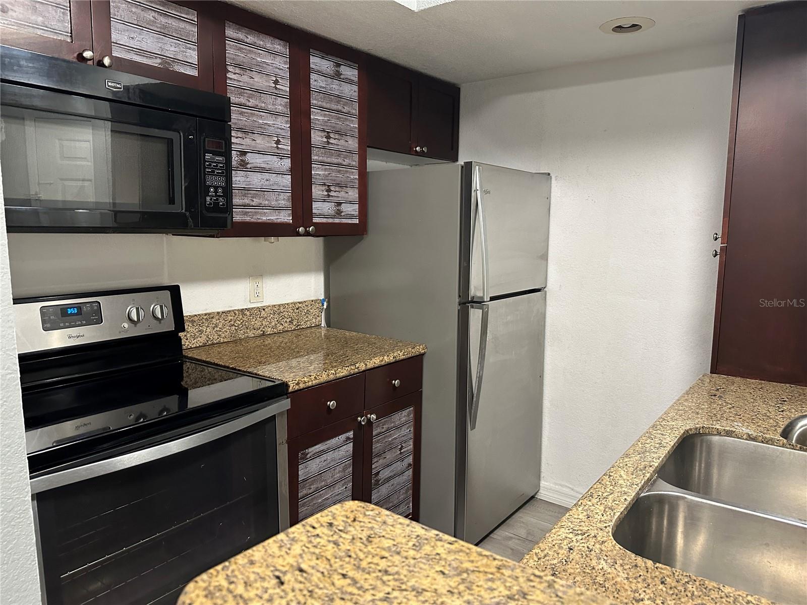 Image 6 of 13 For 5132 Conroy Road 911