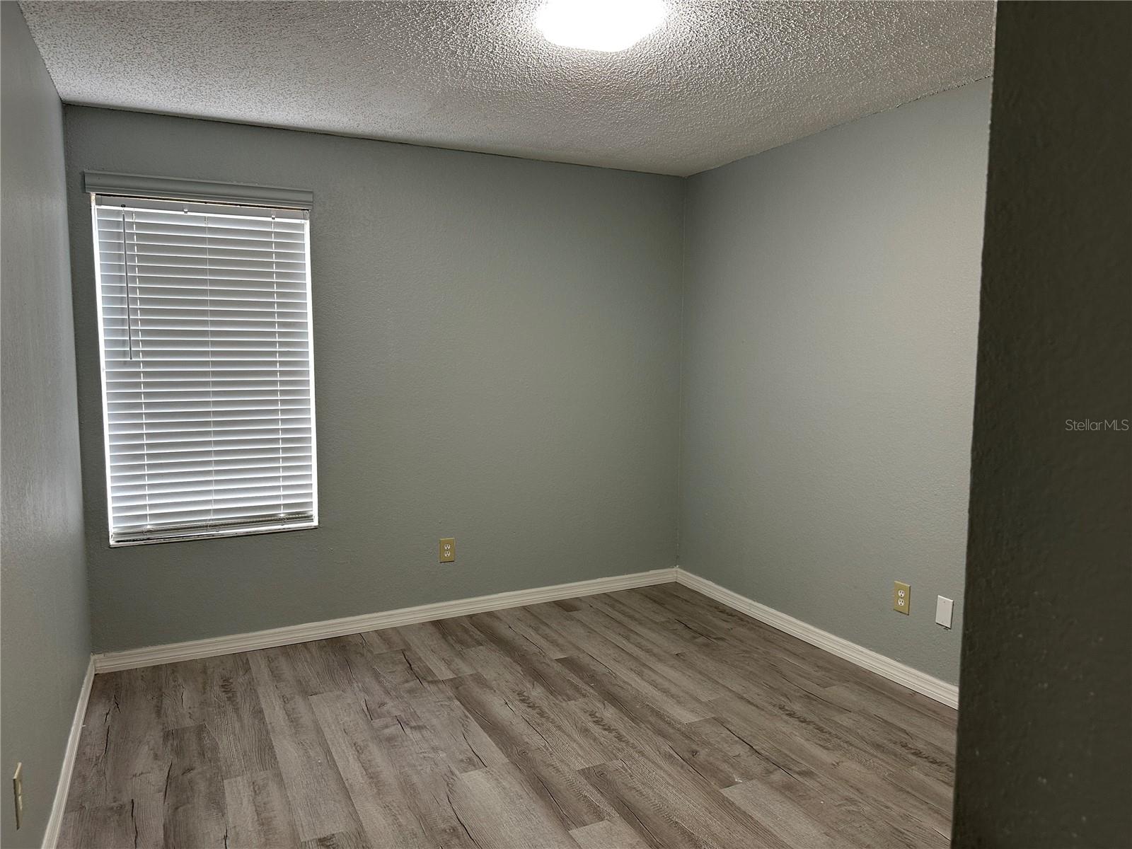 Image 9 of 13 For 5132 Conroy Road 911