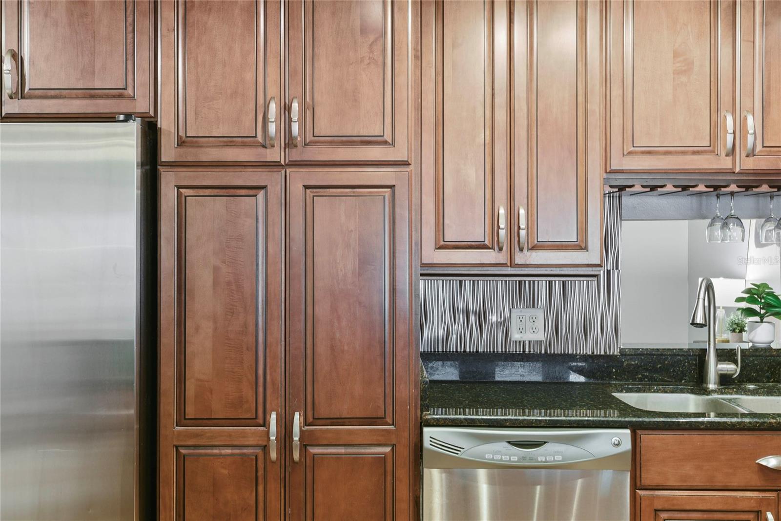 Image 12 of 27 For 1009 Grove St Unit #90  1009