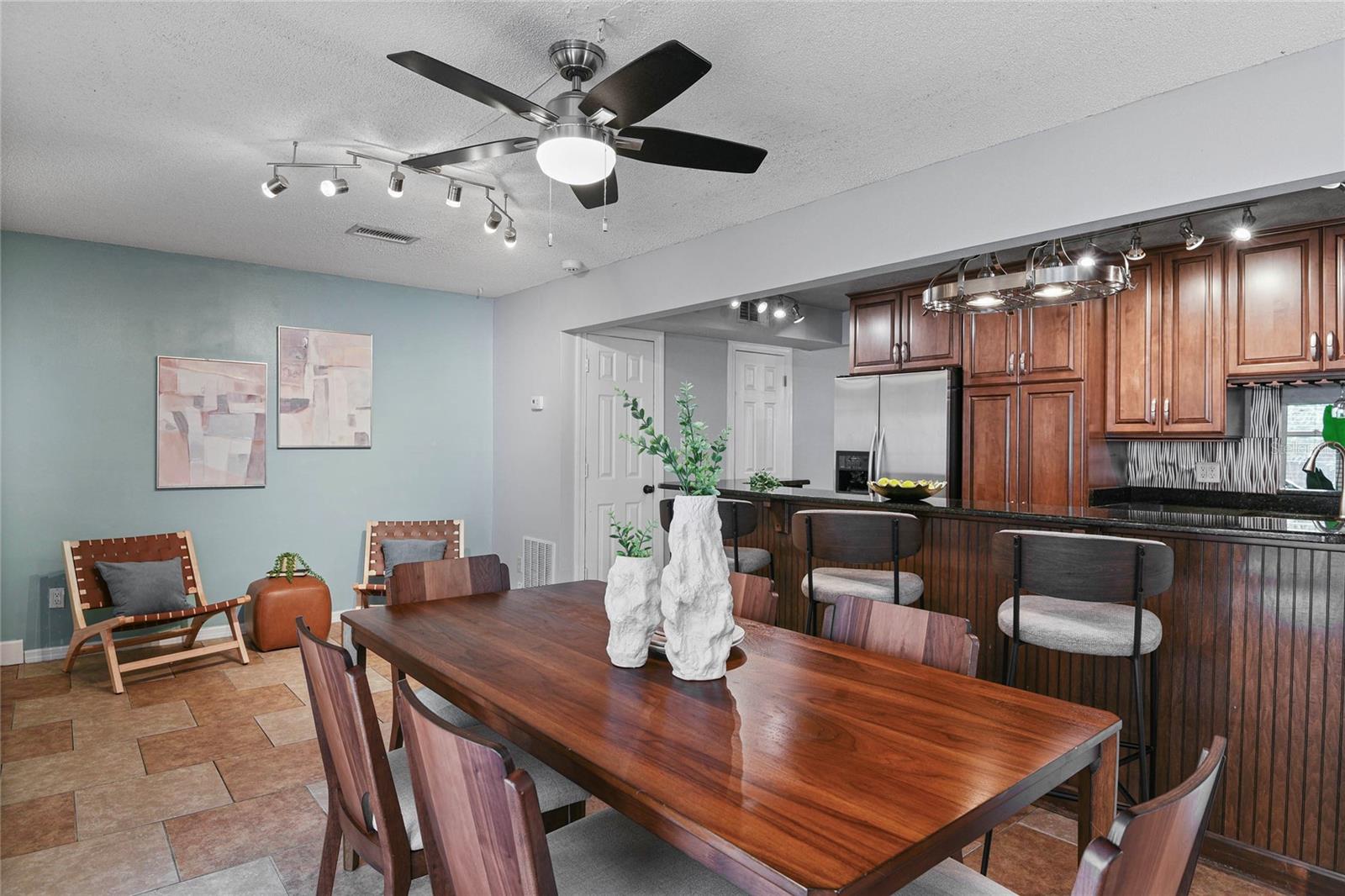 Image 14 of 27 For 1009 Grove St Unit #90  1009