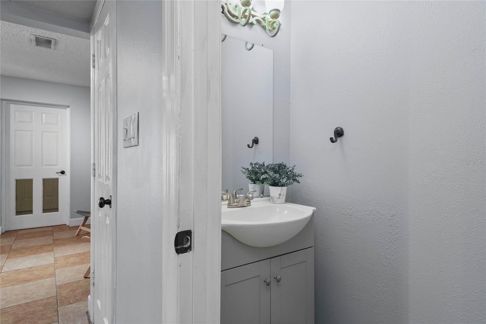 Image 15 of 27 For 1009 Grove St Unit #90  1009