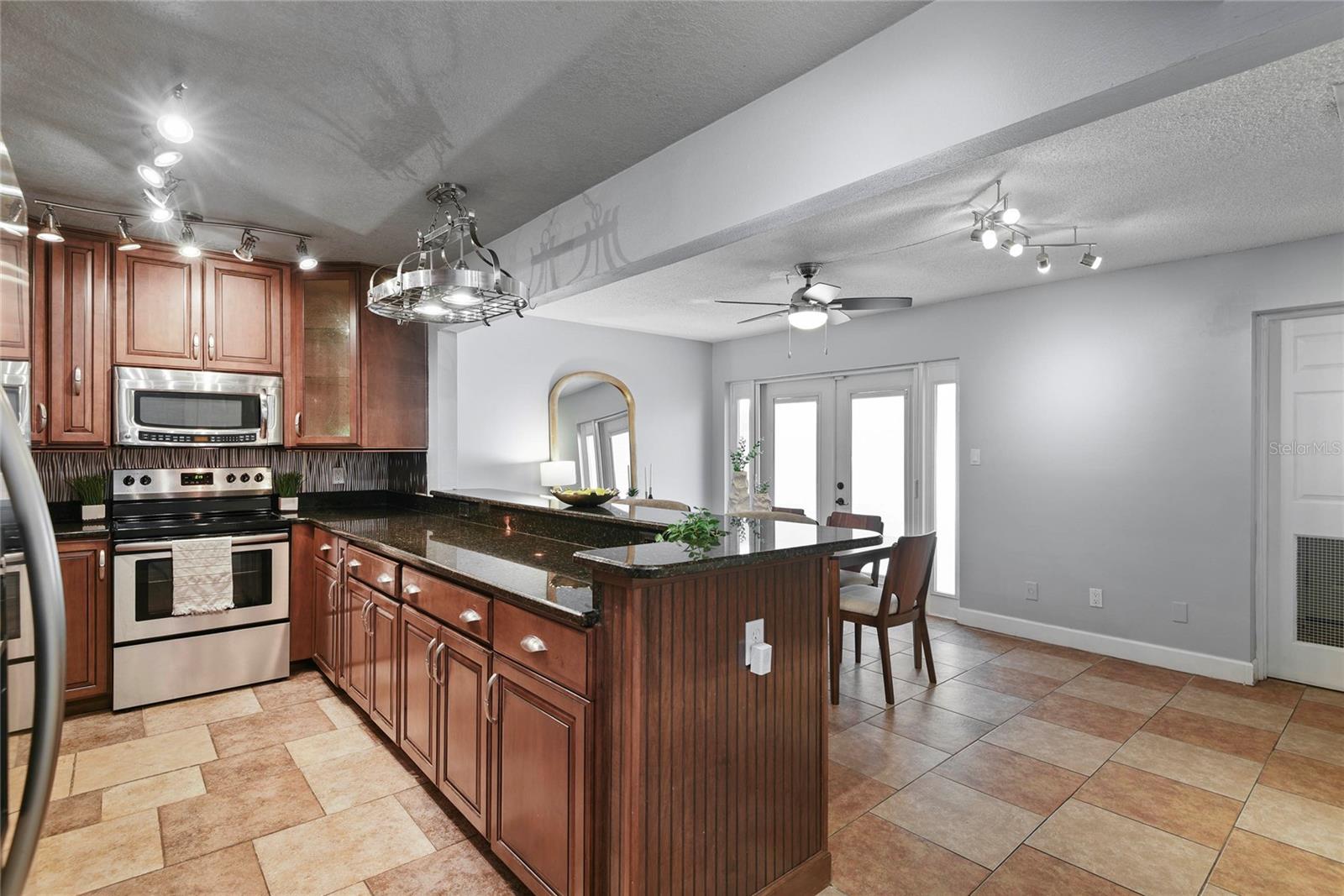 Image 8 of 27 For 1009 Grove St Unit #90  1009