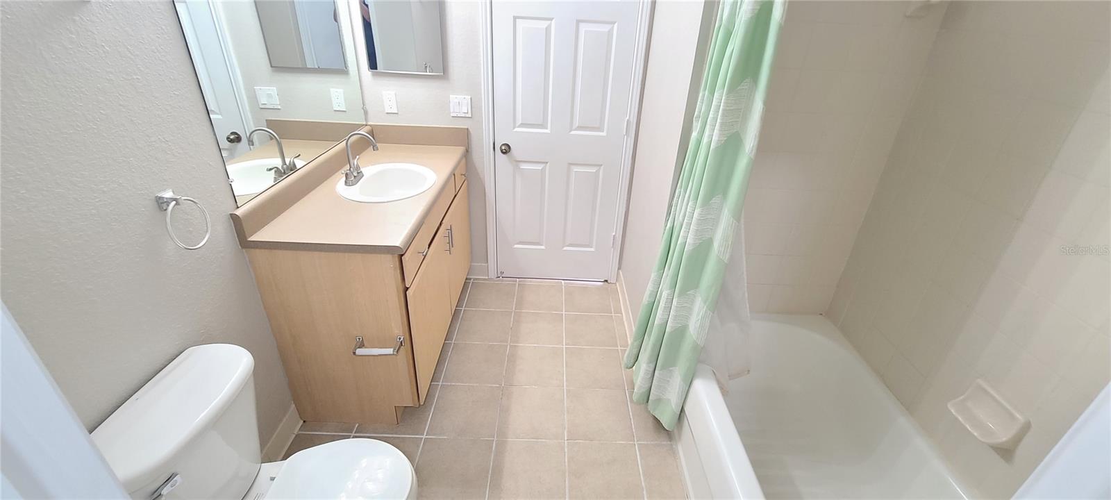 Image 22 of 46 For 940 Village Trail 3-205