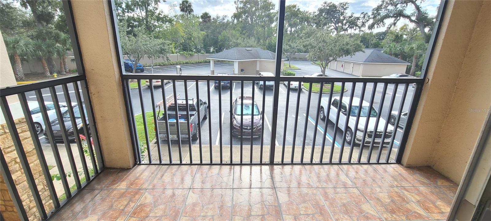 Image 27 of 46 For 940 Village Trail 3-205