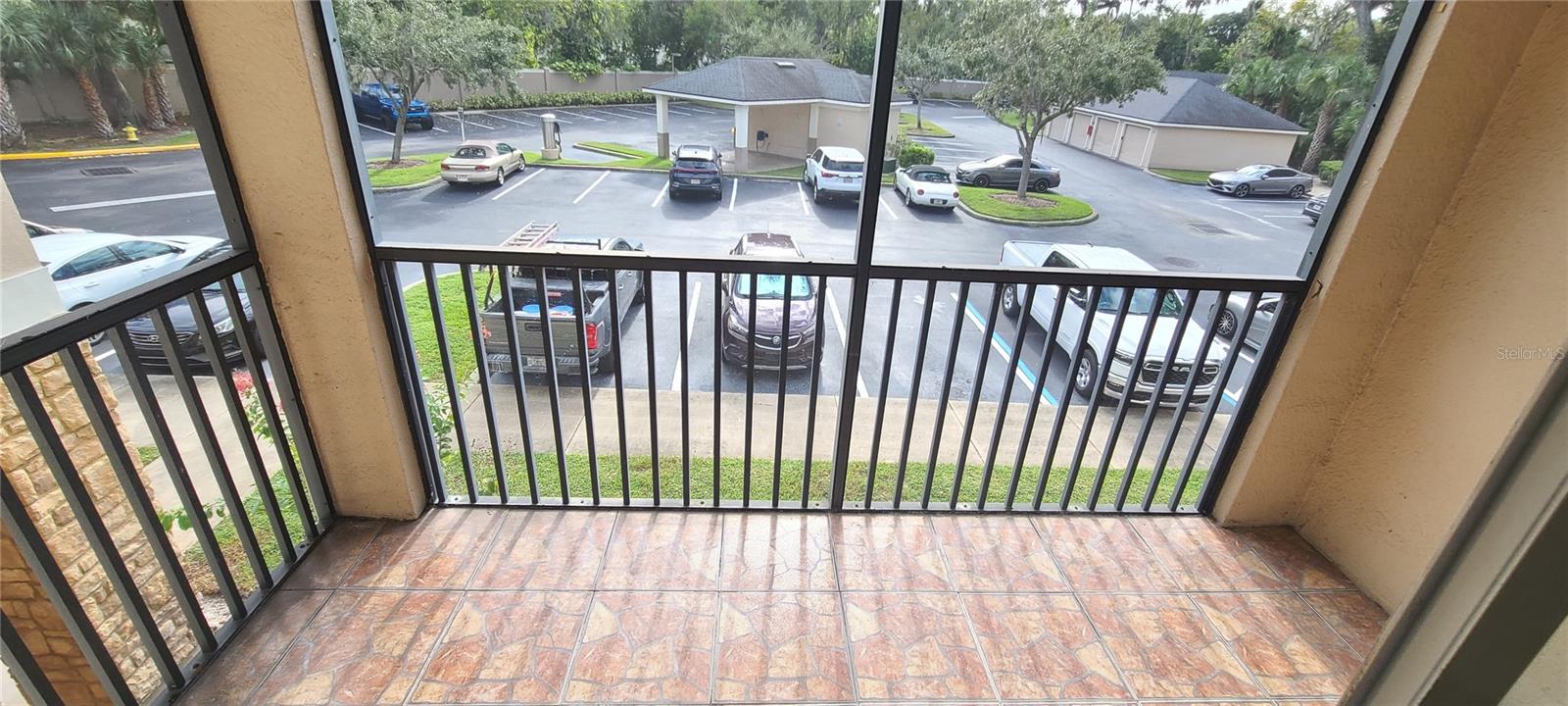 Image 28 of 46 For 940 Village Trail 3-205