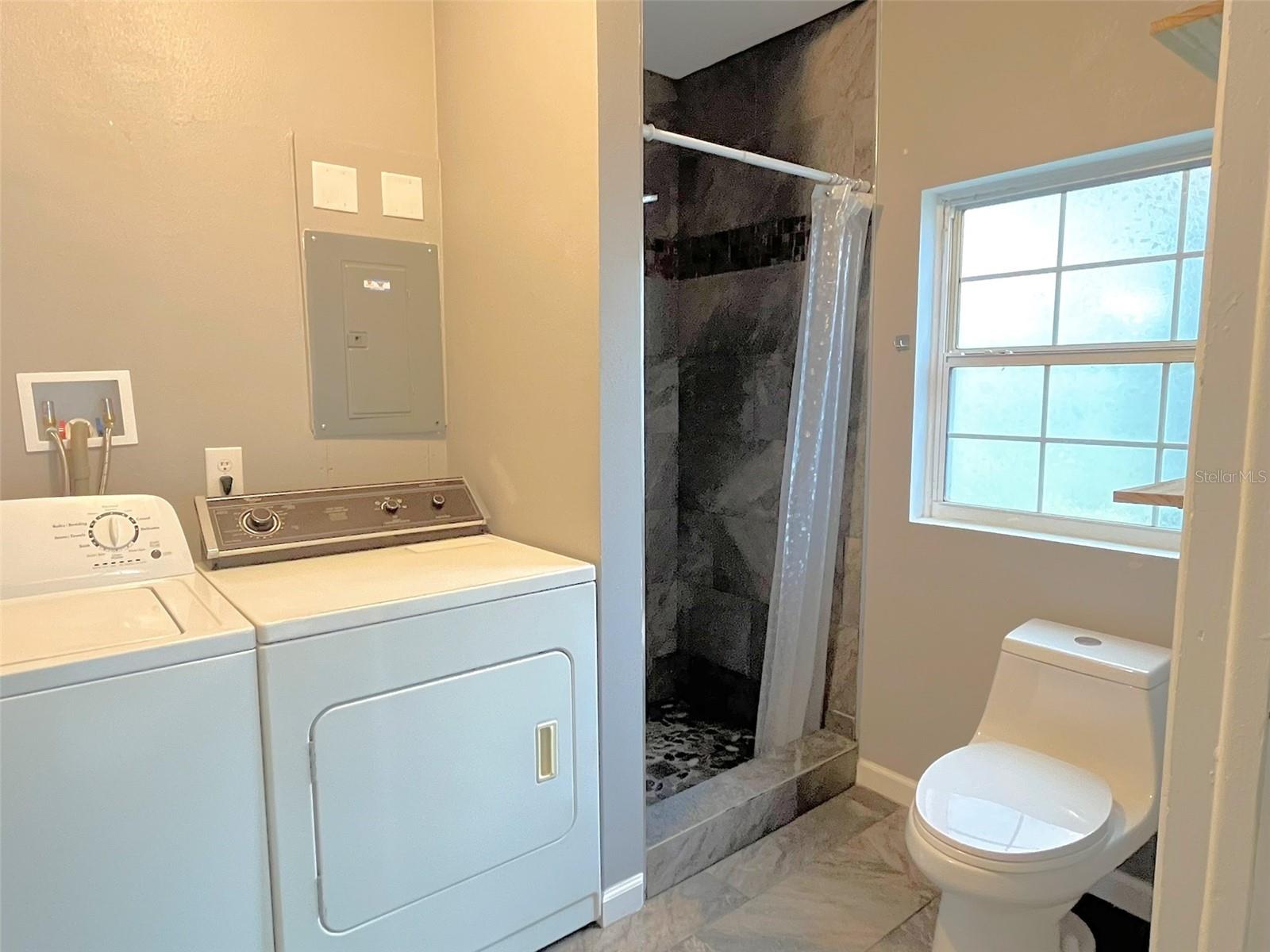 Image 15 of 21 For 2611 Pembrook Drive