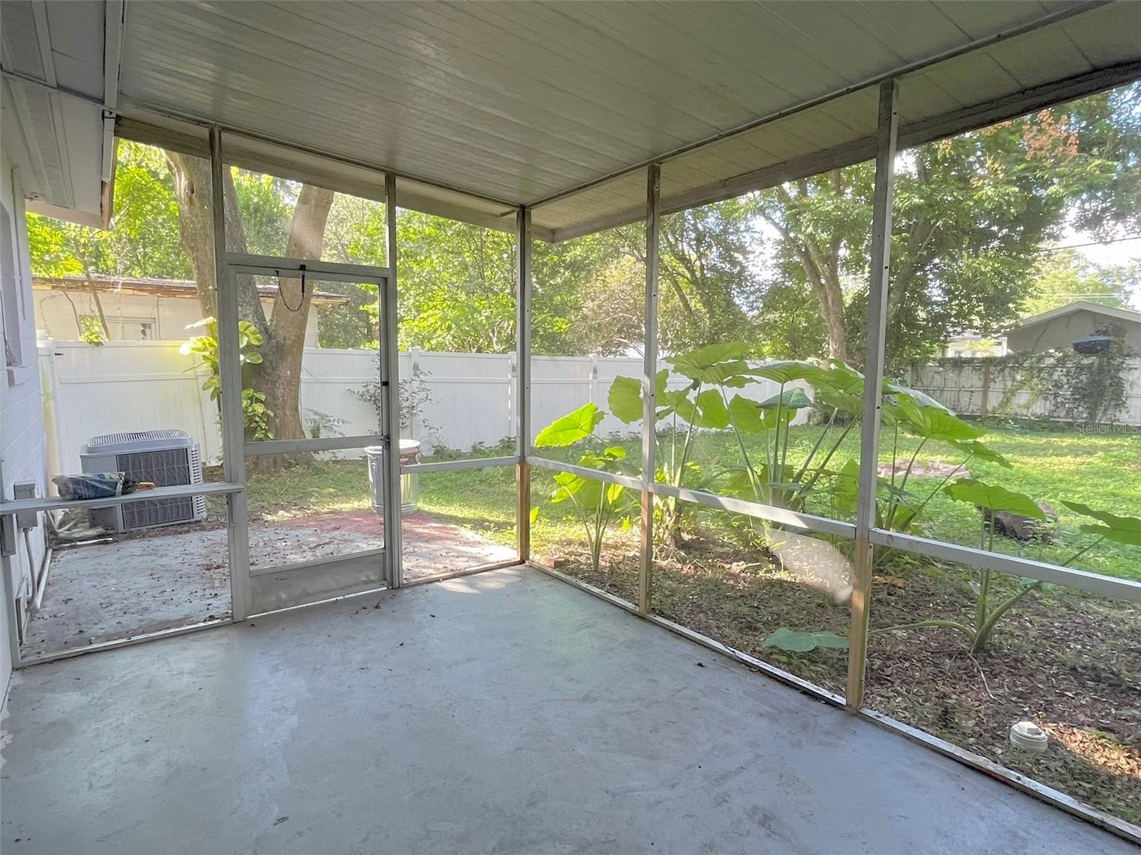 Image 17 of 21 For 2611 Pembrook Drive