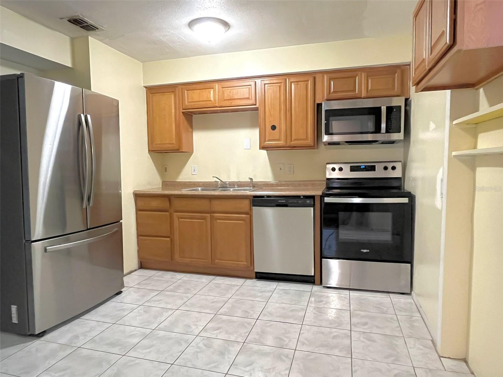 Image 5 of 21 For 2611 Pembrook Drive