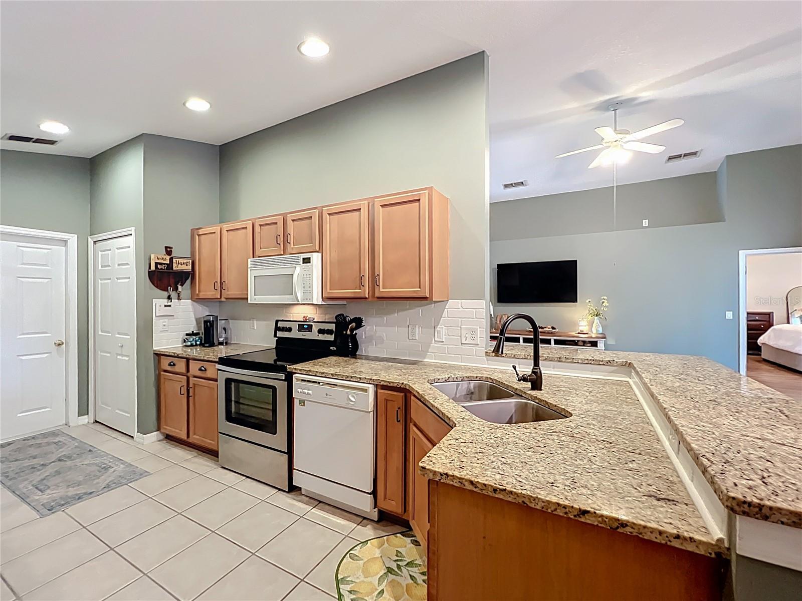 Image 19 of 44 For 2693 Bellewater Place